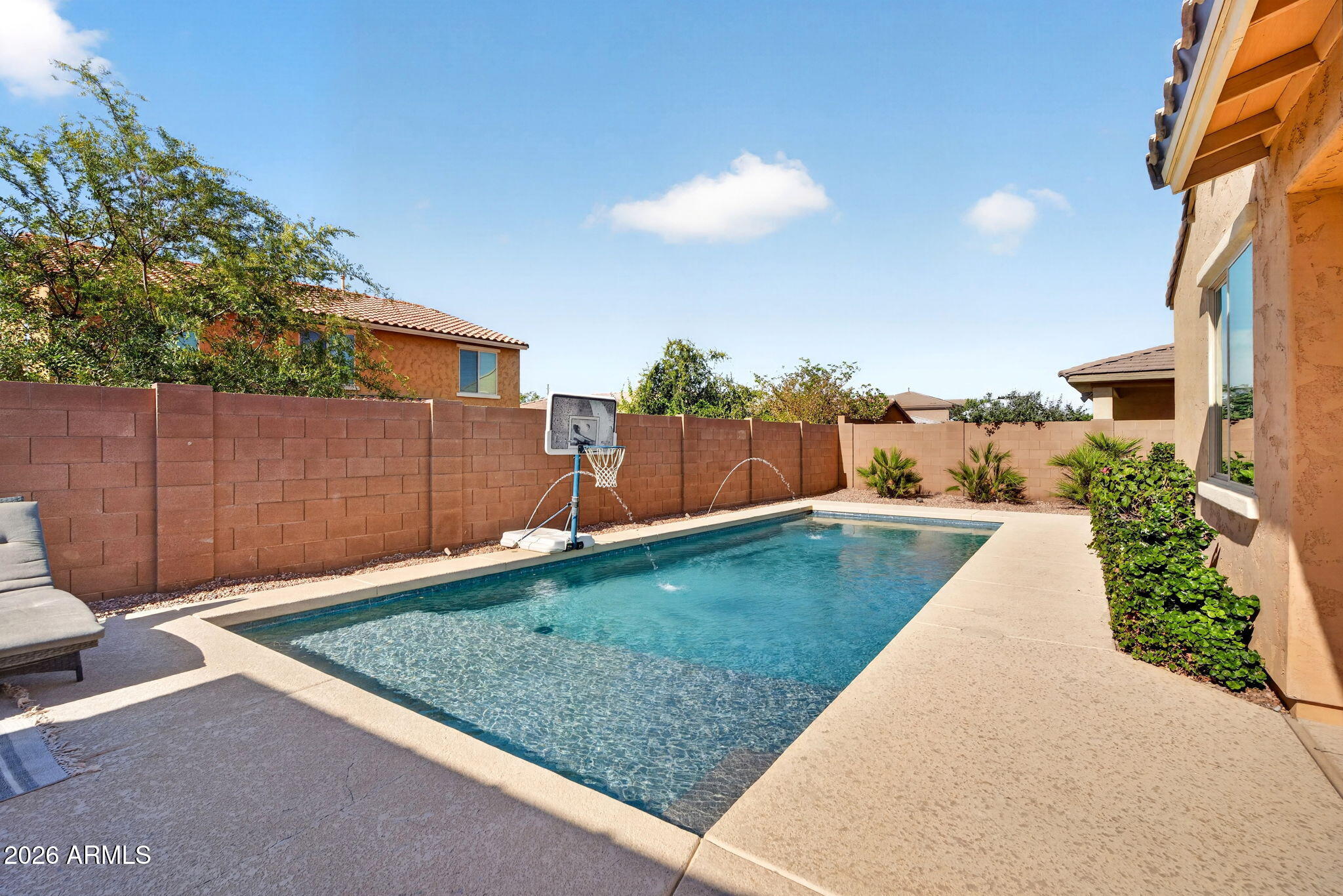 2662 E CHERRY HILL Drive