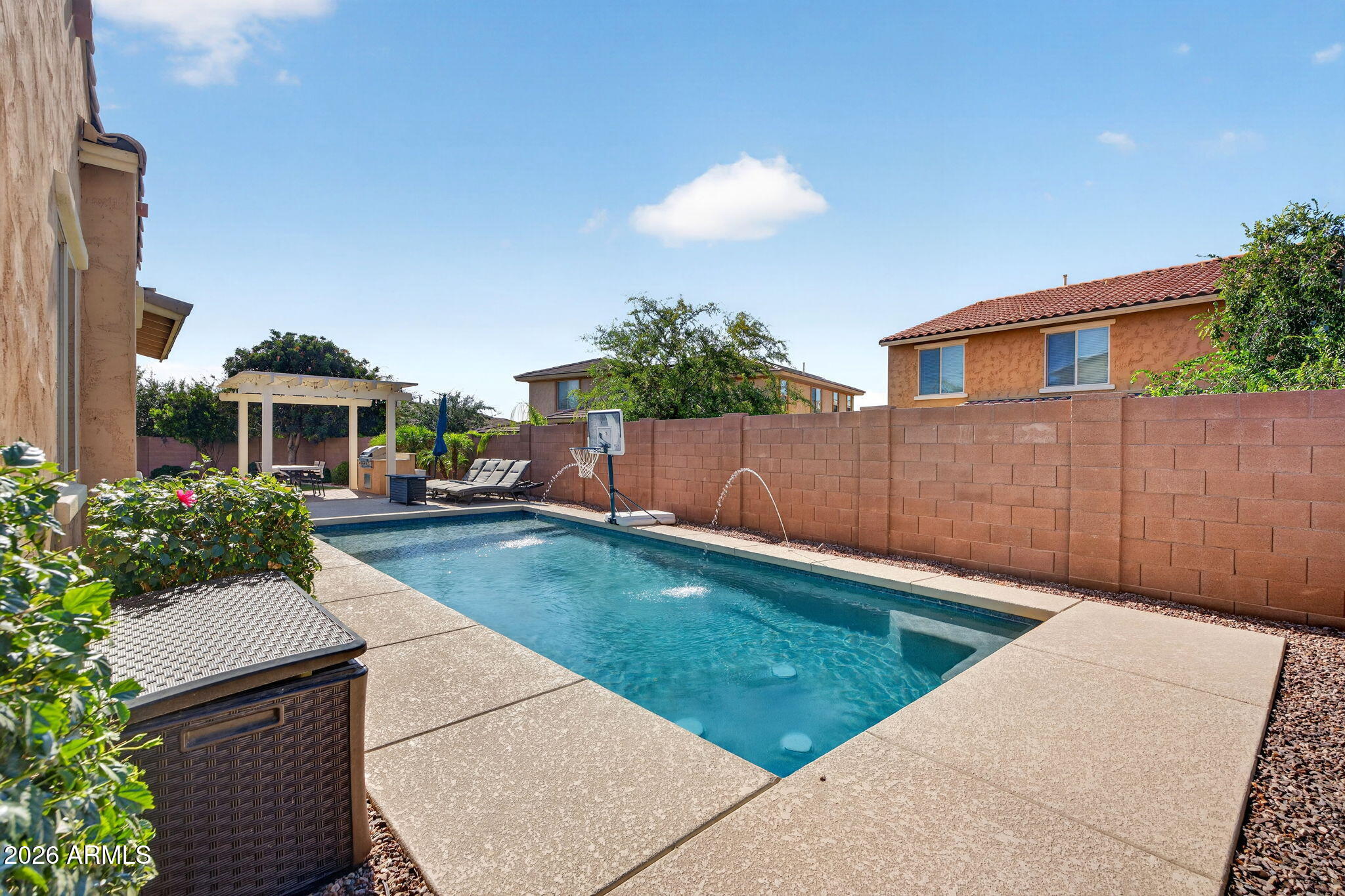 2662 E CHERRY HILL Drive
