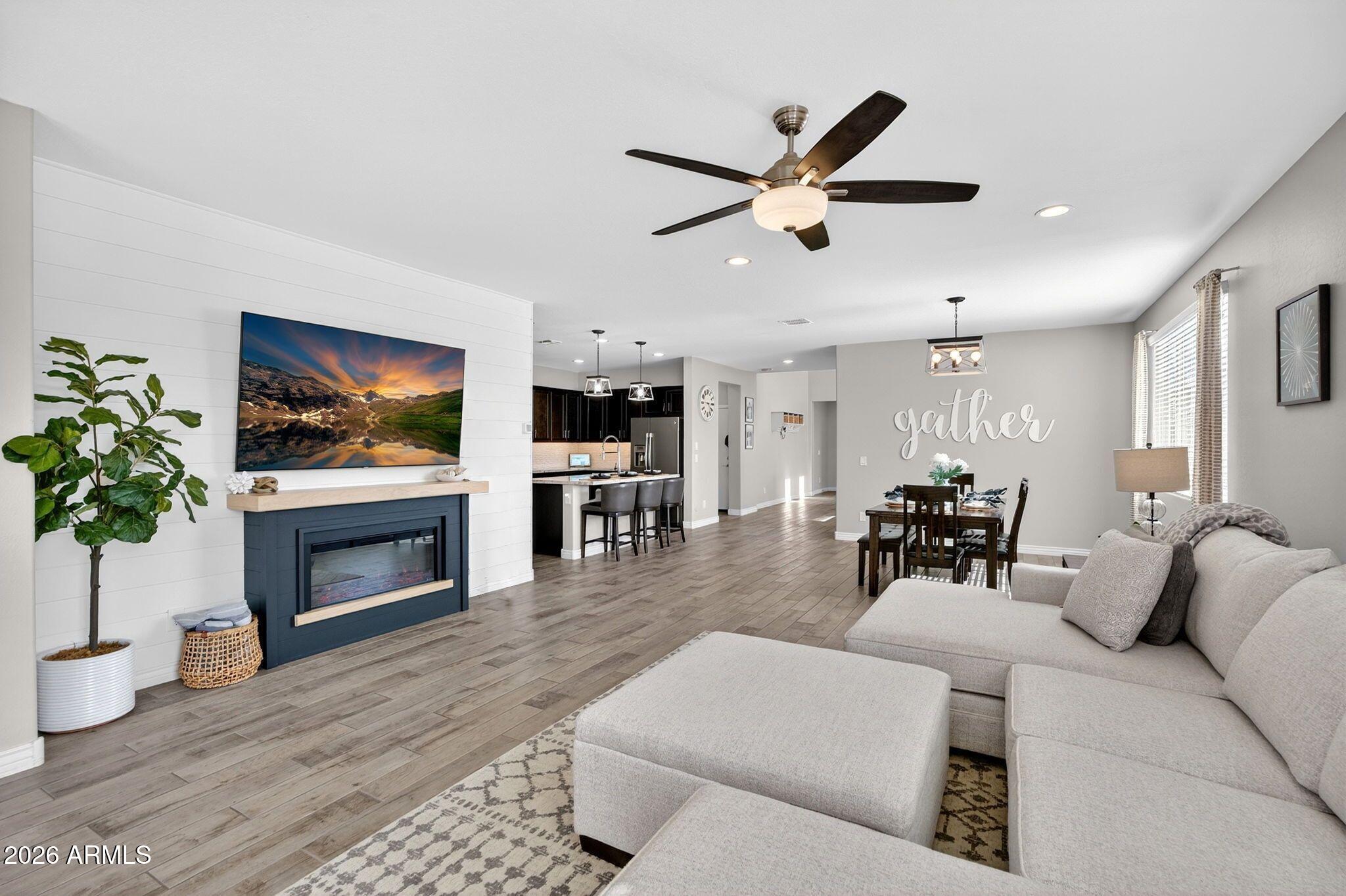 2662 E CHERRY HILL Drive