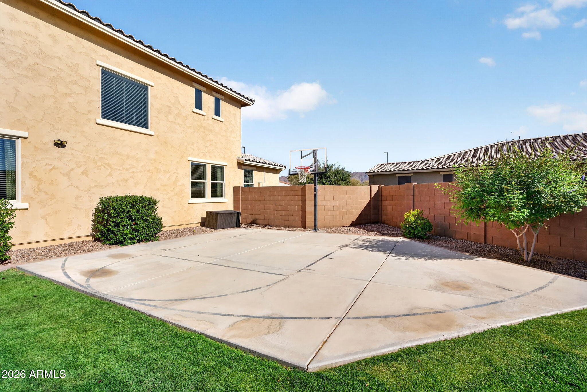 2662 E CHERRY HILL Drive