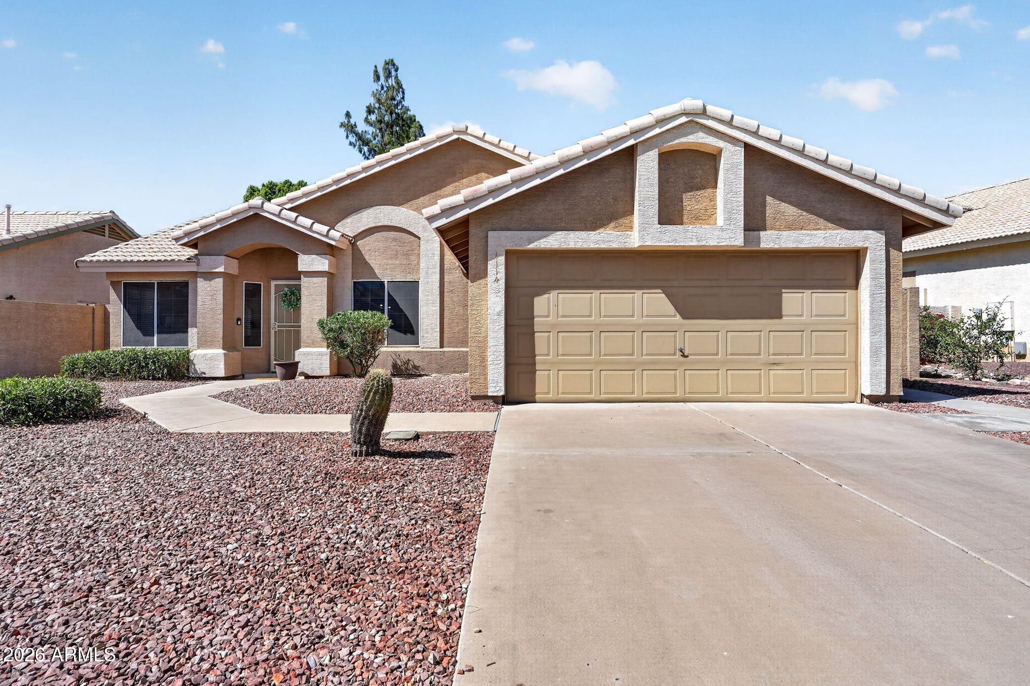 1114 E ARTESIAN Way