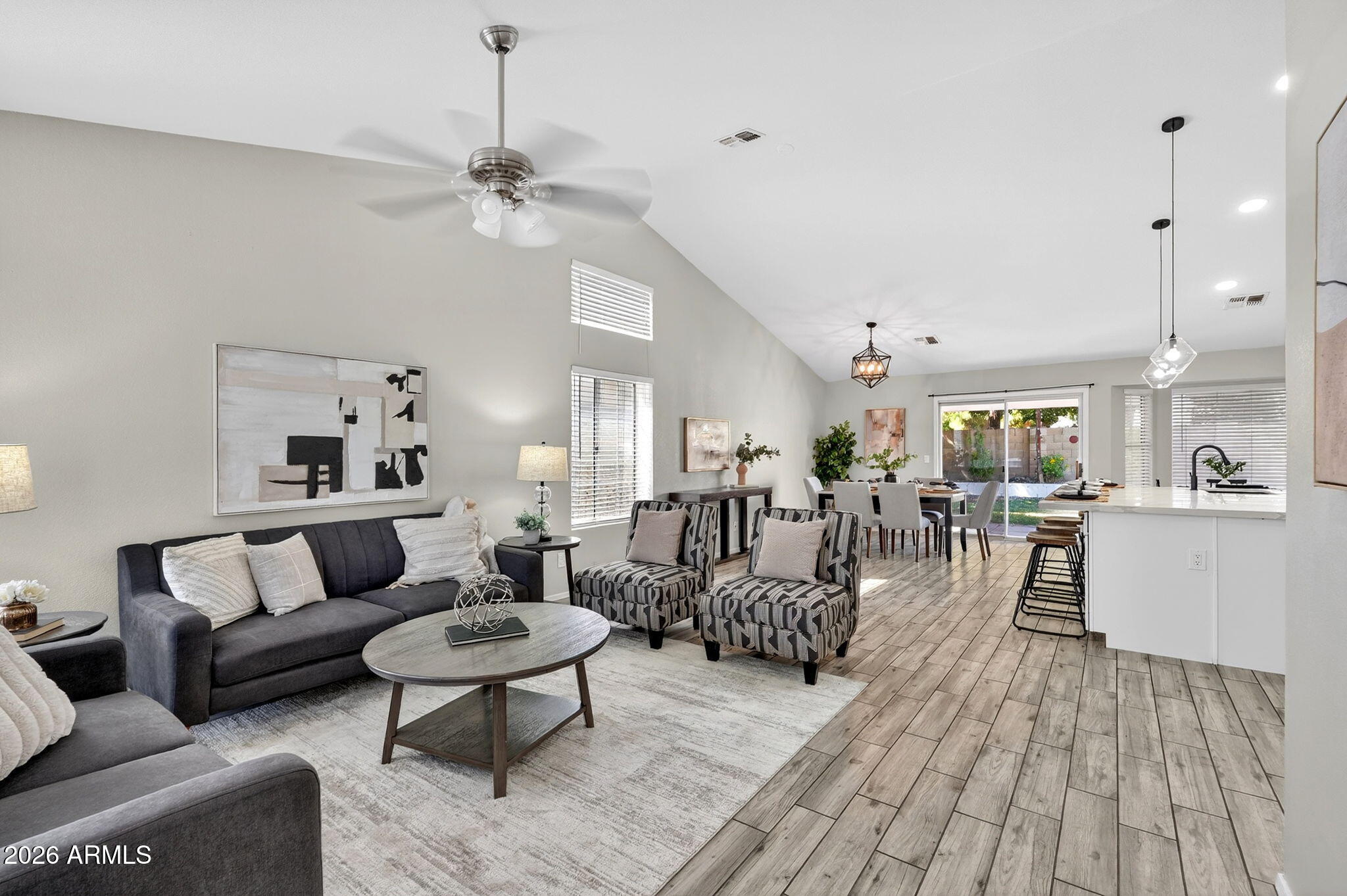 1114 E ARTESIAN Way