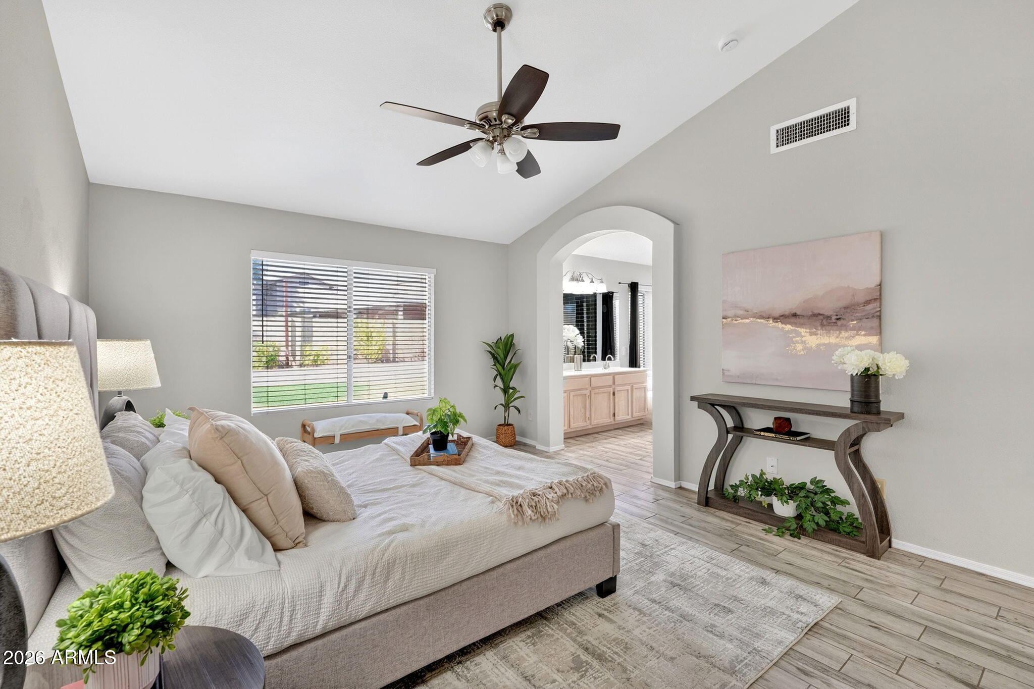 1114 E ARTESIAN Way