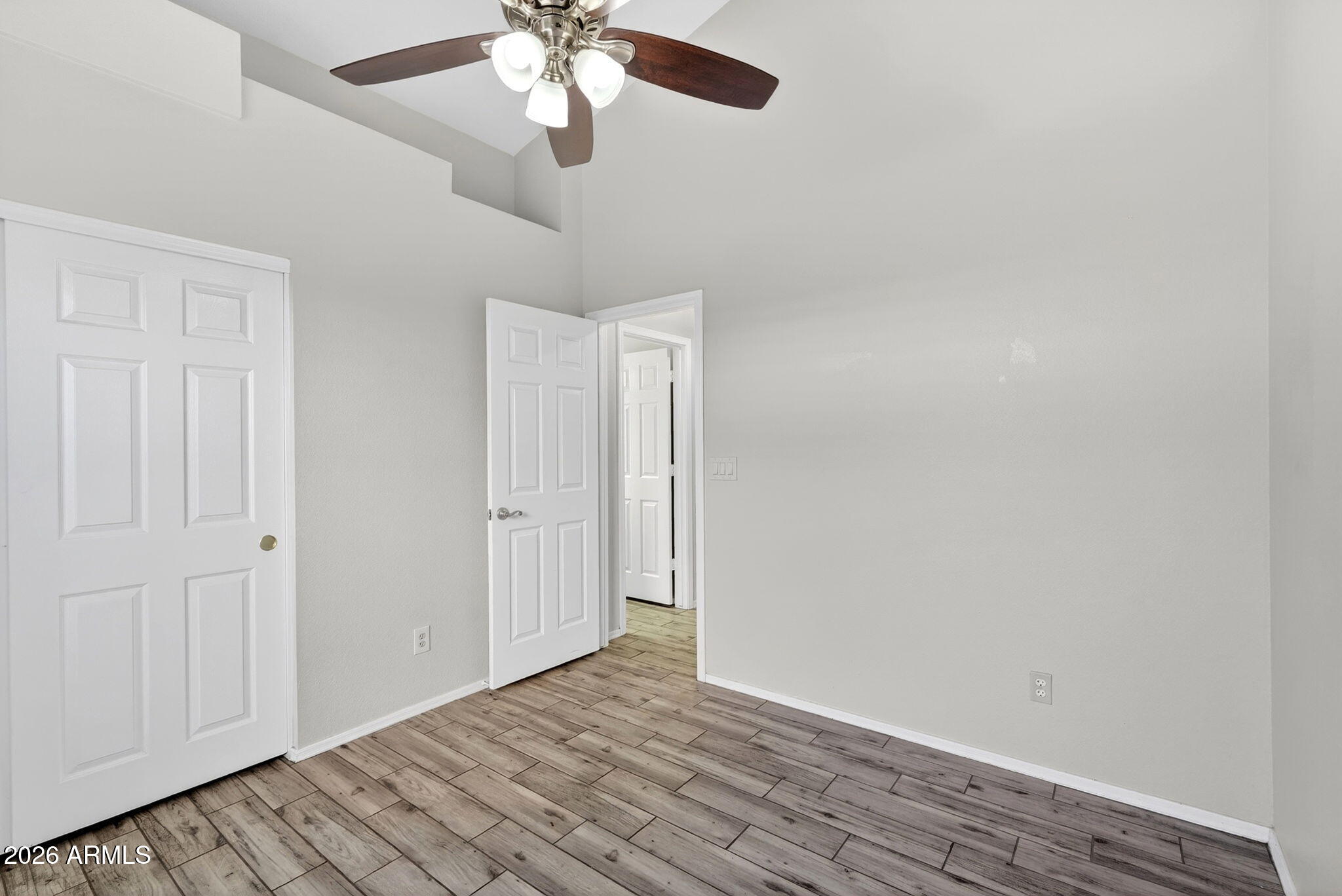 1114 E ARTESIAN Way