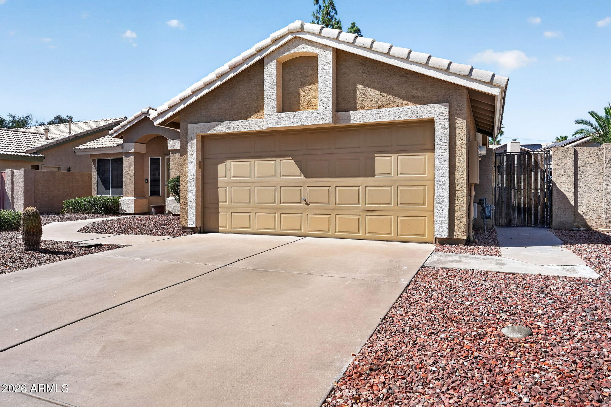 1114 E ARTESIAN Way