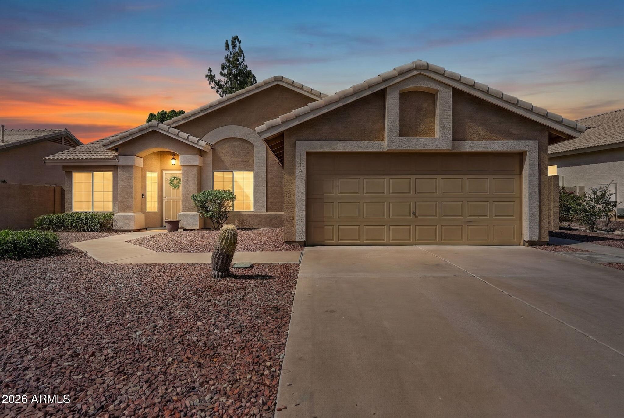 1114 E ARTESIAN Way