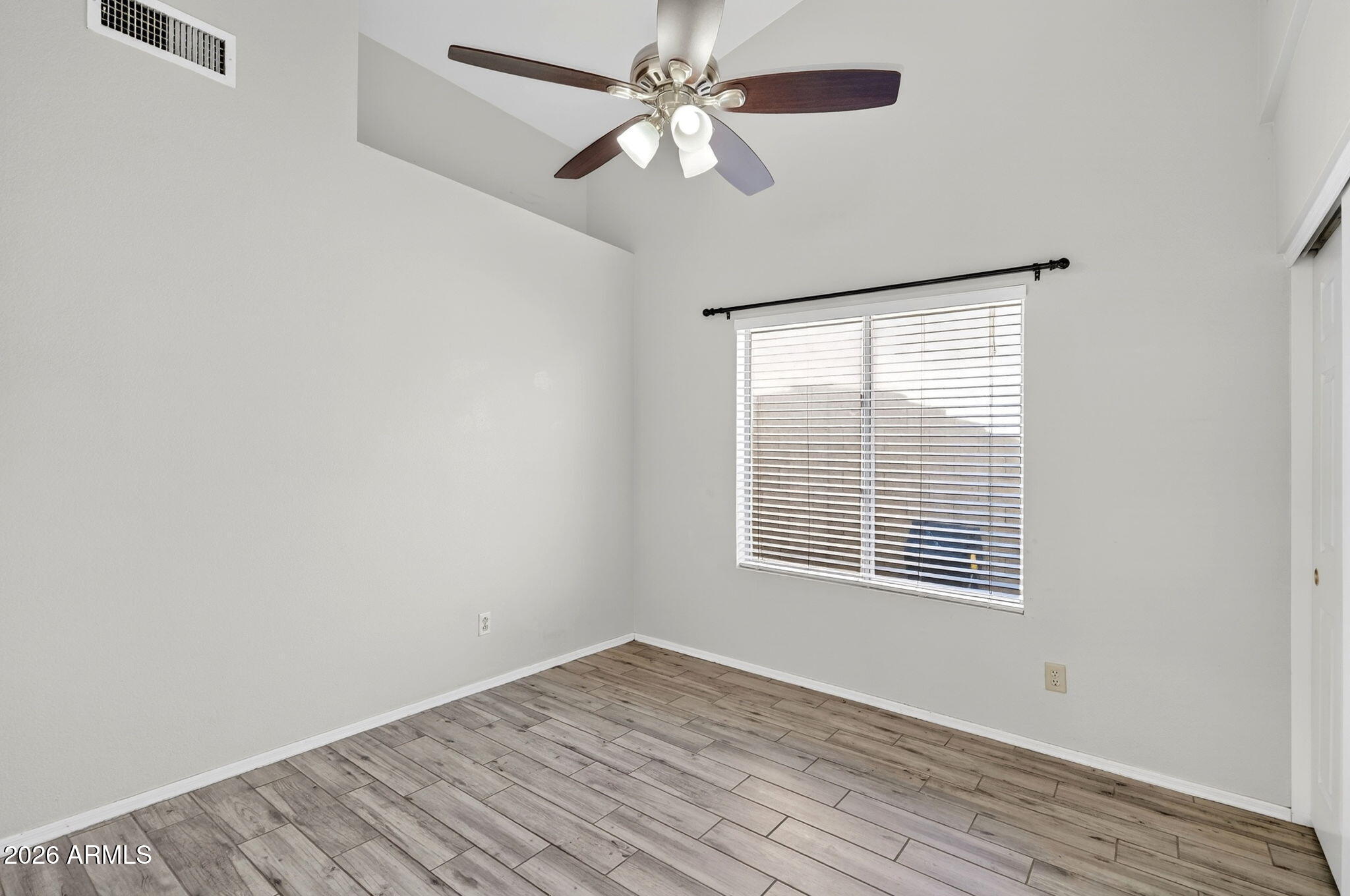 1114 E ARTESIAN Way
