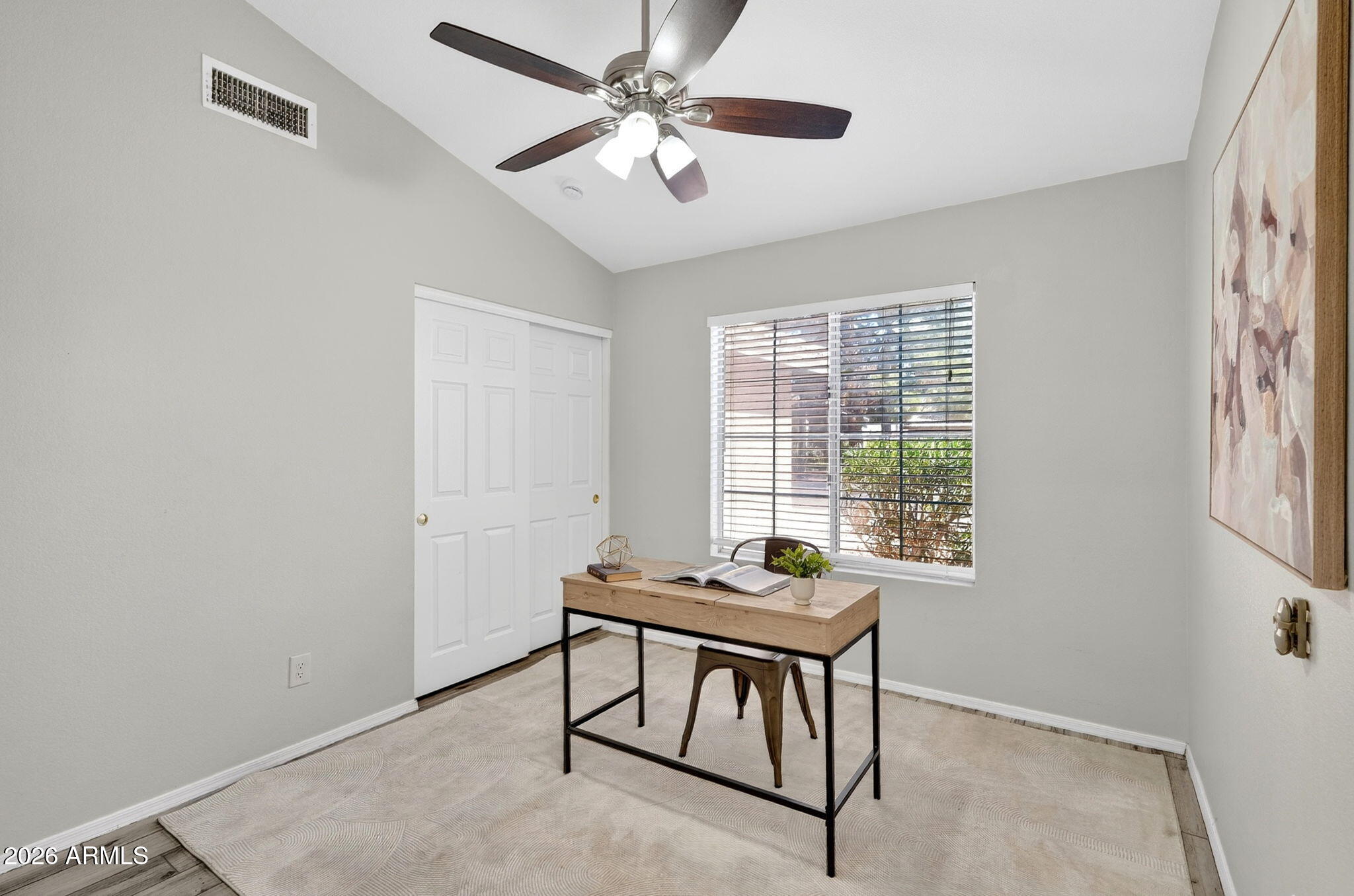 1114 E ARTESIAN Way