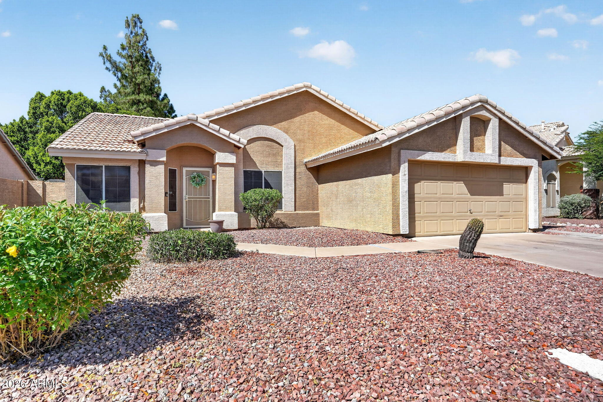 1114 E ARTESIAN Way
