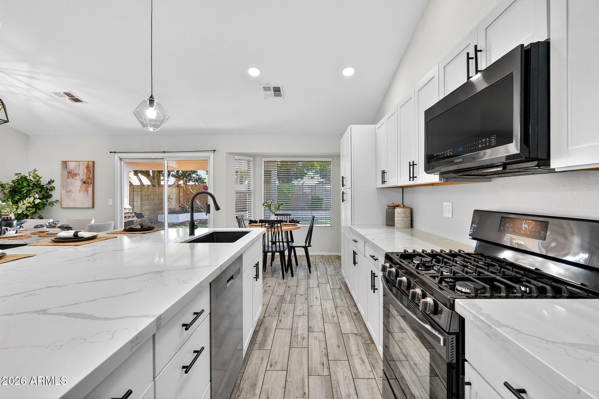1114 E ARTESIAN Way