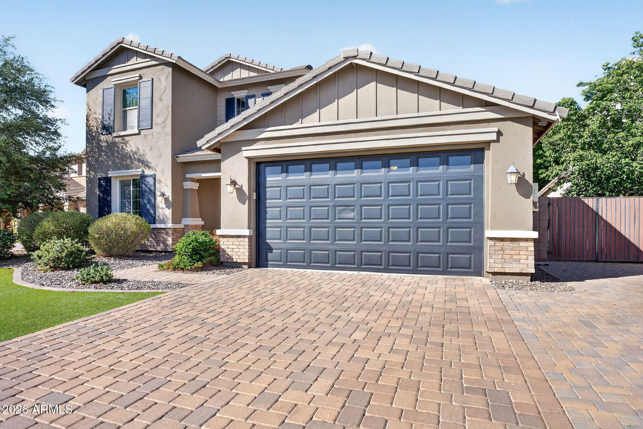 392 E BELLERIVE Place