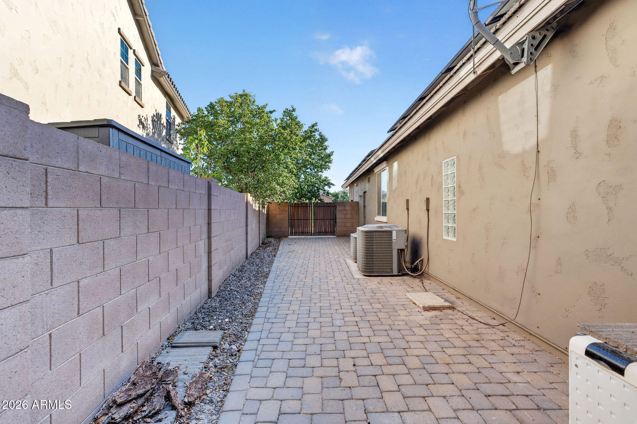 392 E BELLERIVE Place