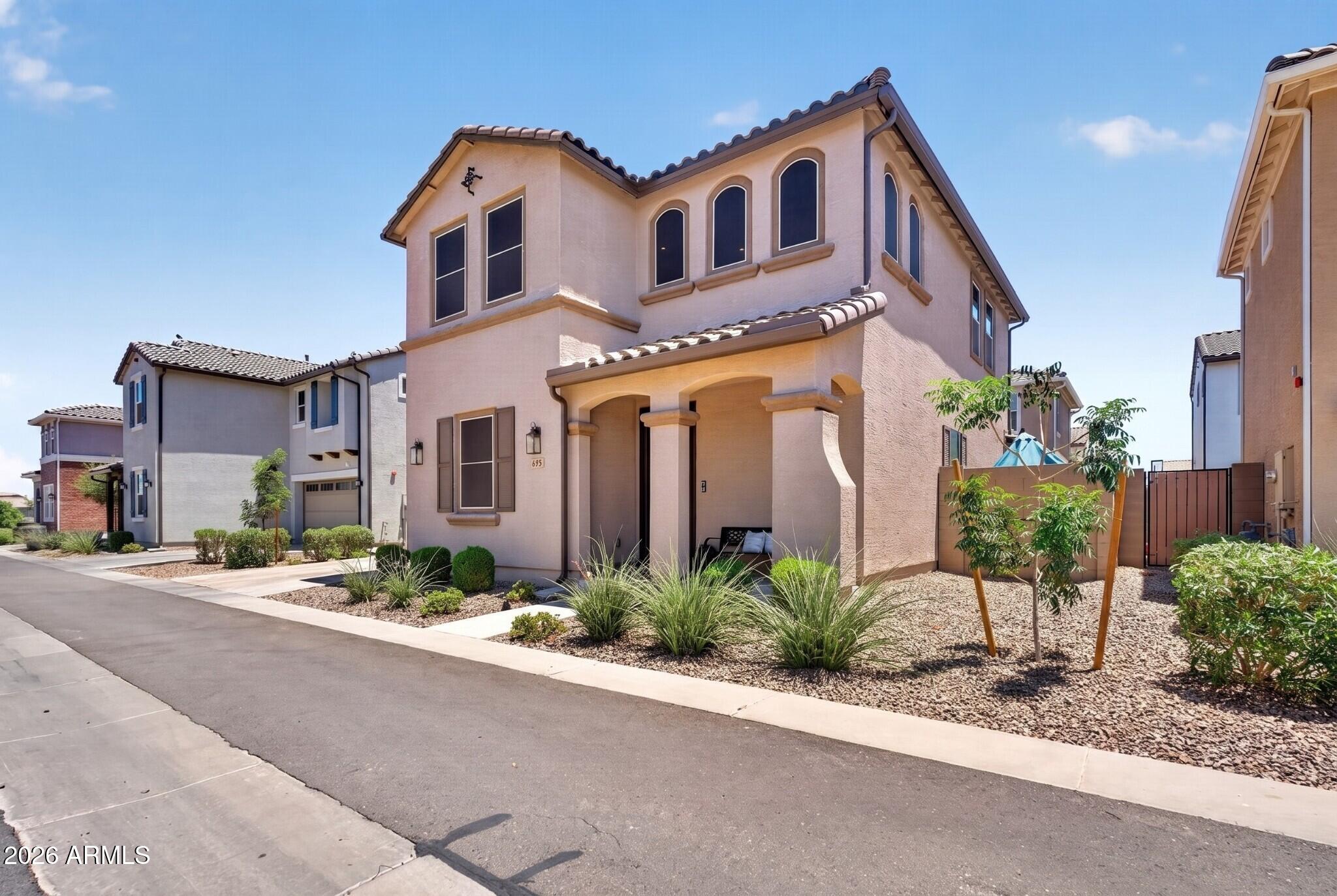 655 S LONGSPUR Lane