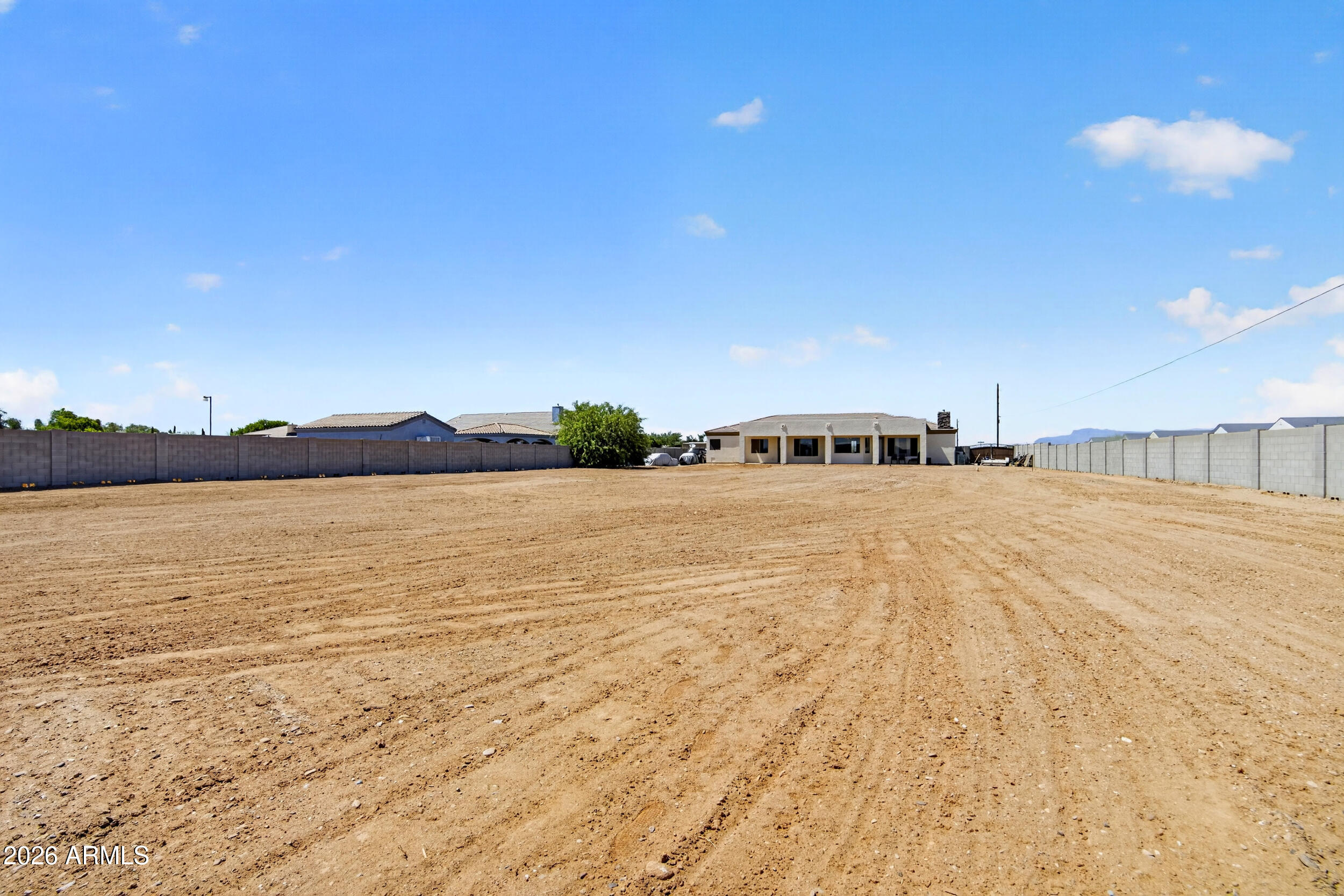 5317 E Lonesome Dove Trail