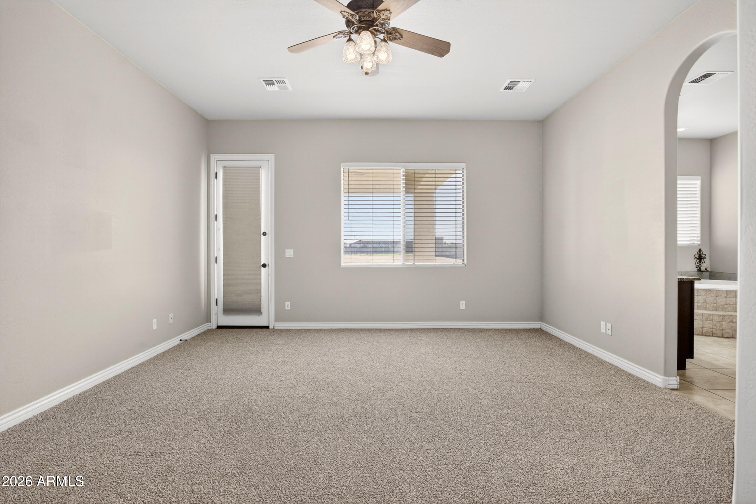 5317 E Lonesome Dove Trail