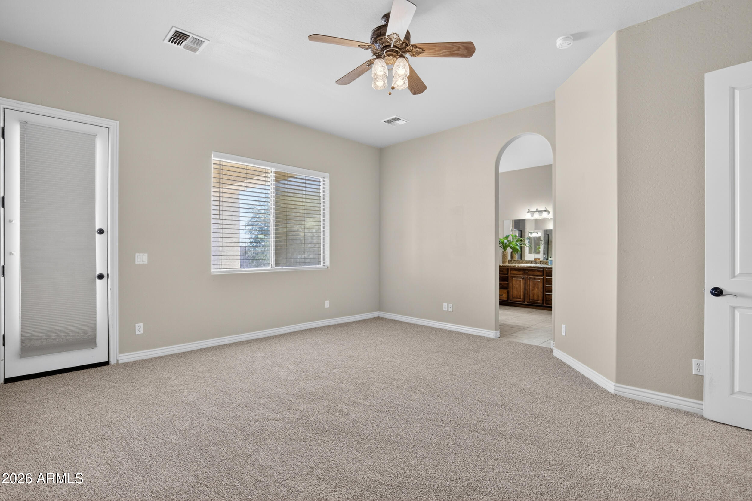 5317 E Lonesome Dove Trail