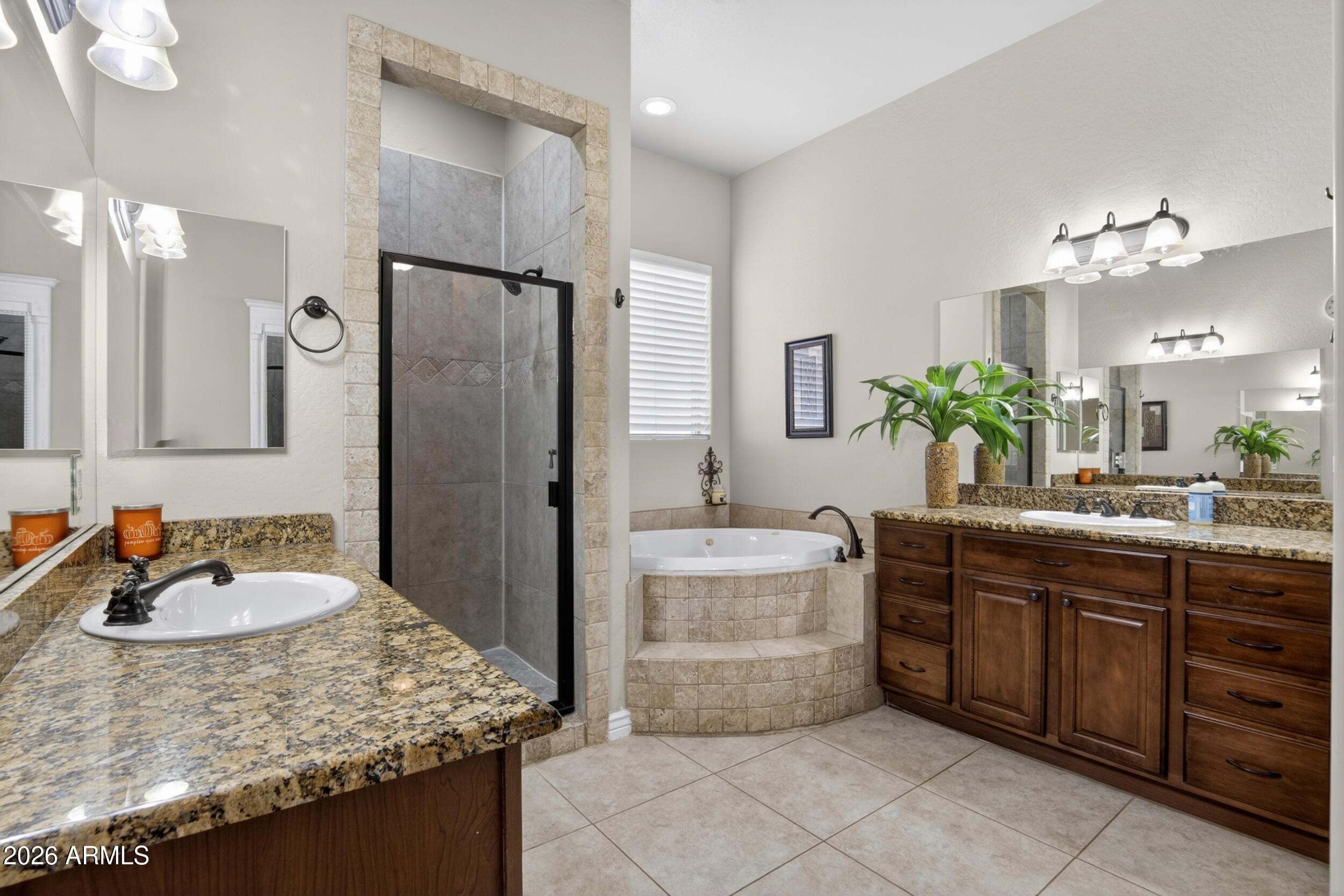 5317 E Lonesome Dove Trail