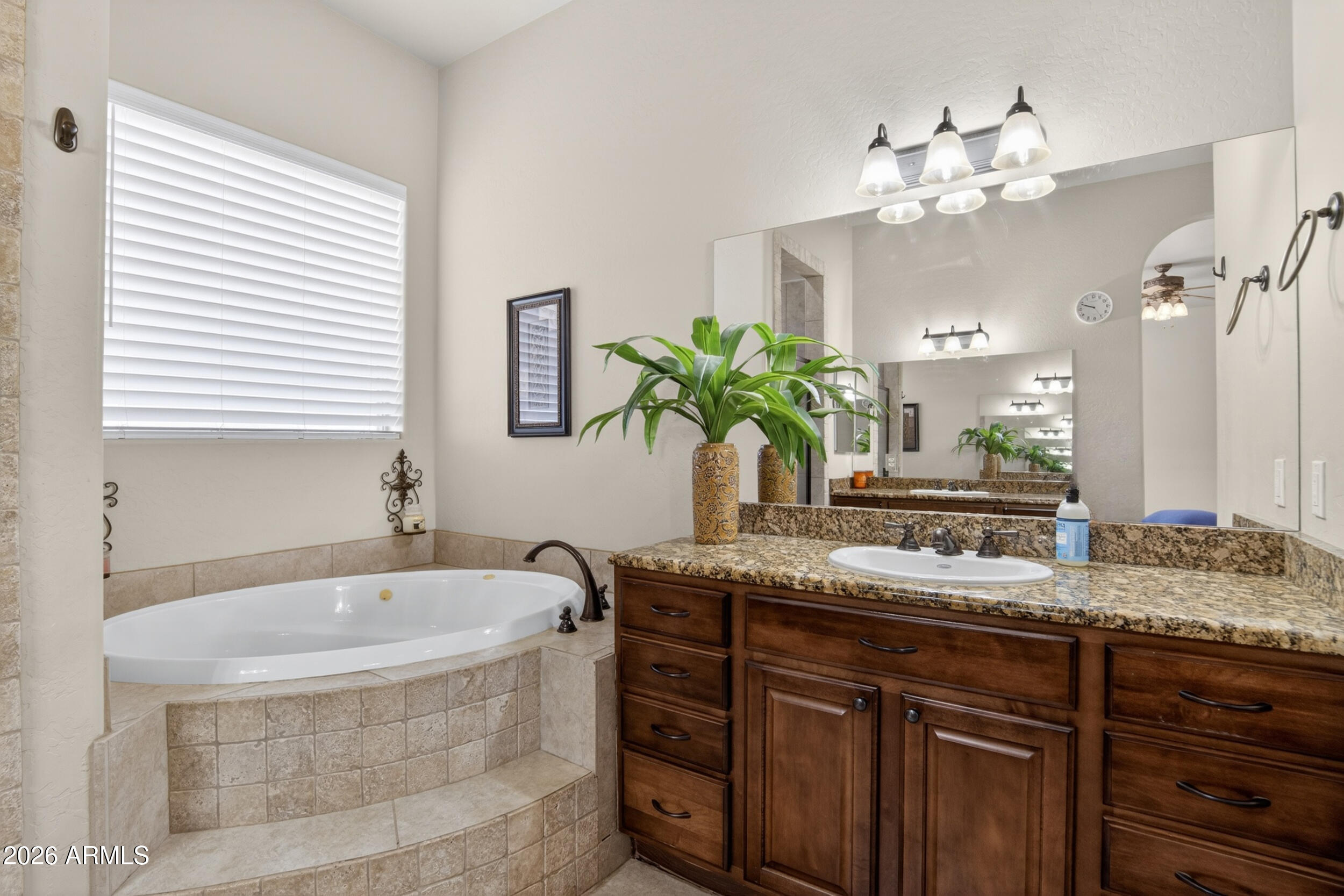 5317 E Lonesome Dove Trail
