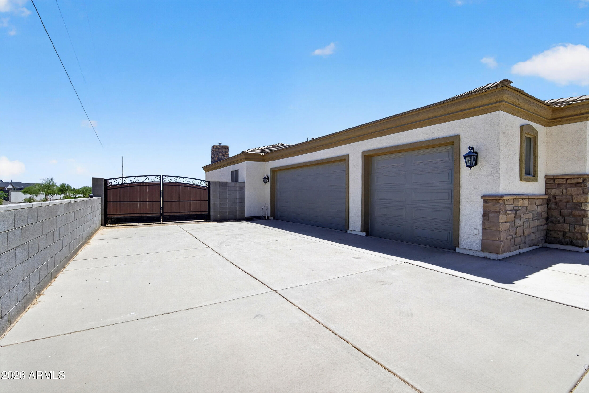 5317 E Lonesome Dove Trail