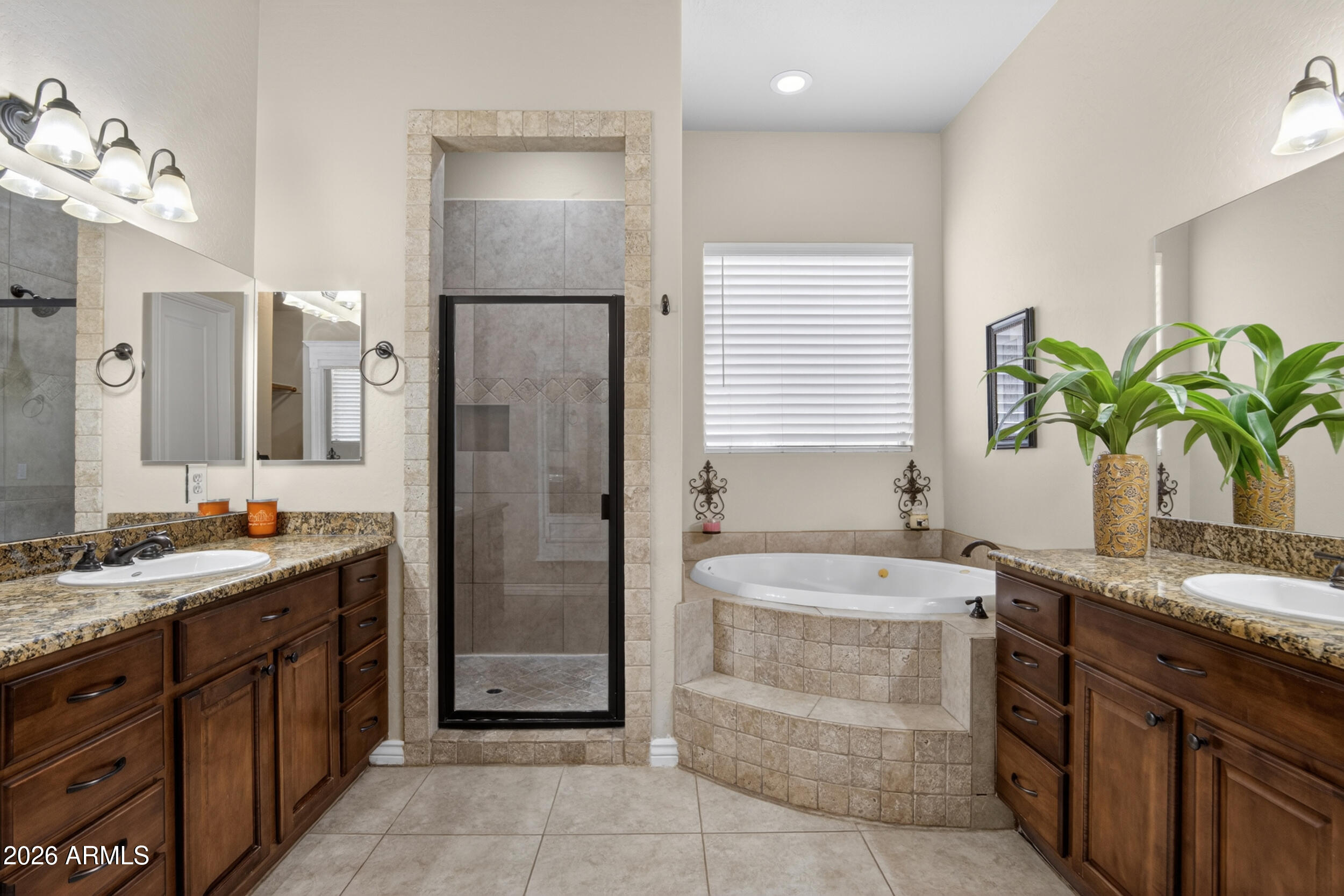 5317 E Lonesome Dove Trail