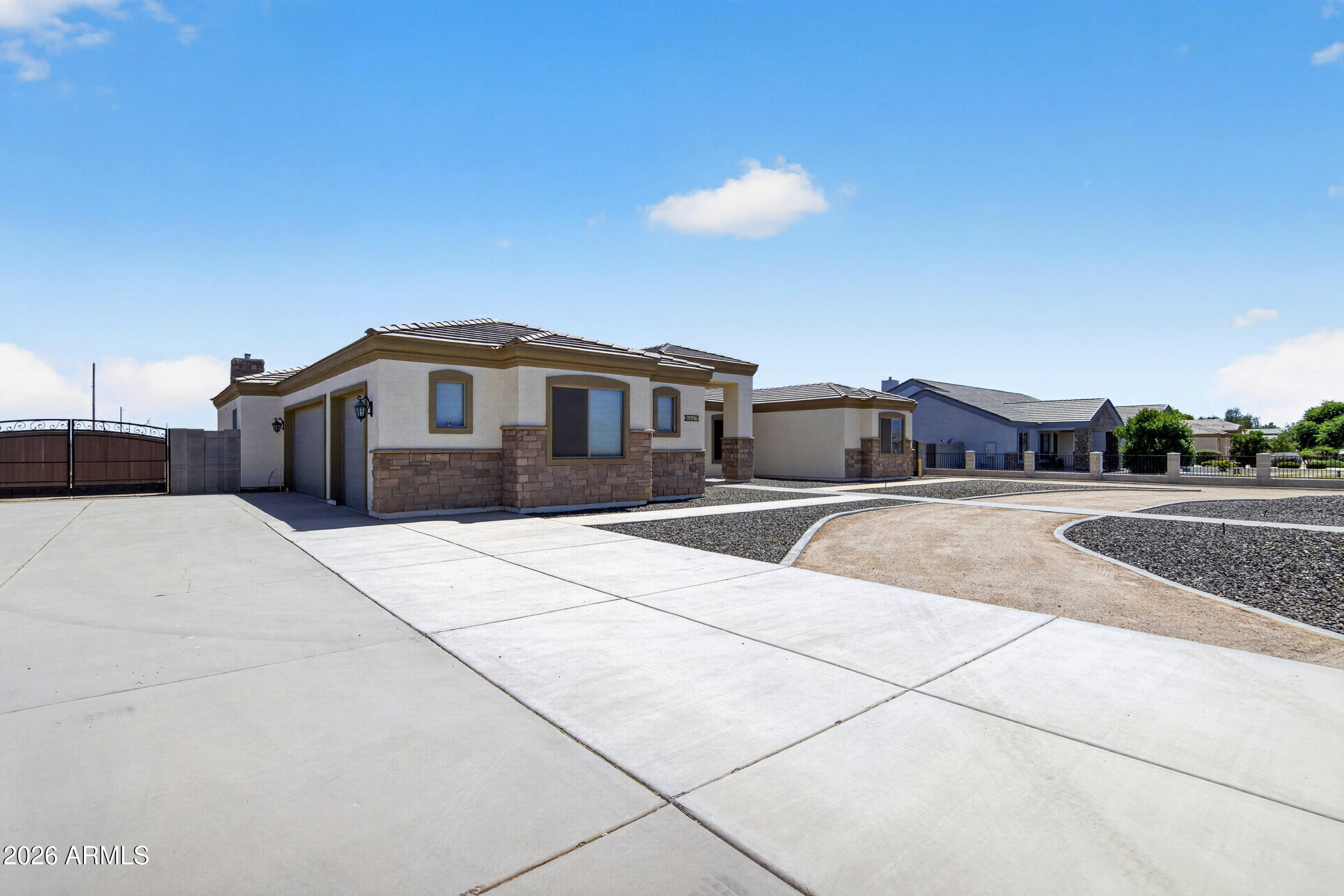 5317 E Lonesome Dove Trail