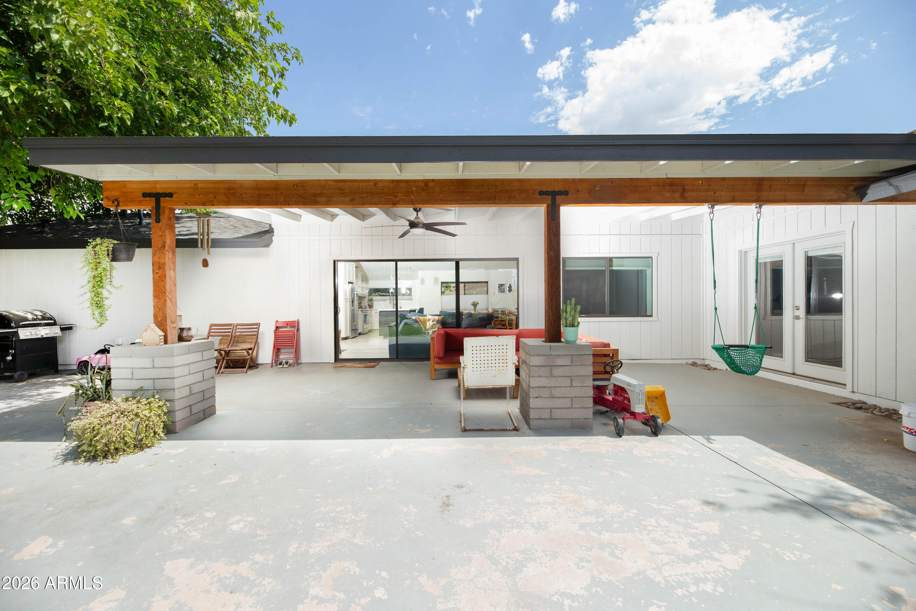 1409 W ROVEY Avenue
