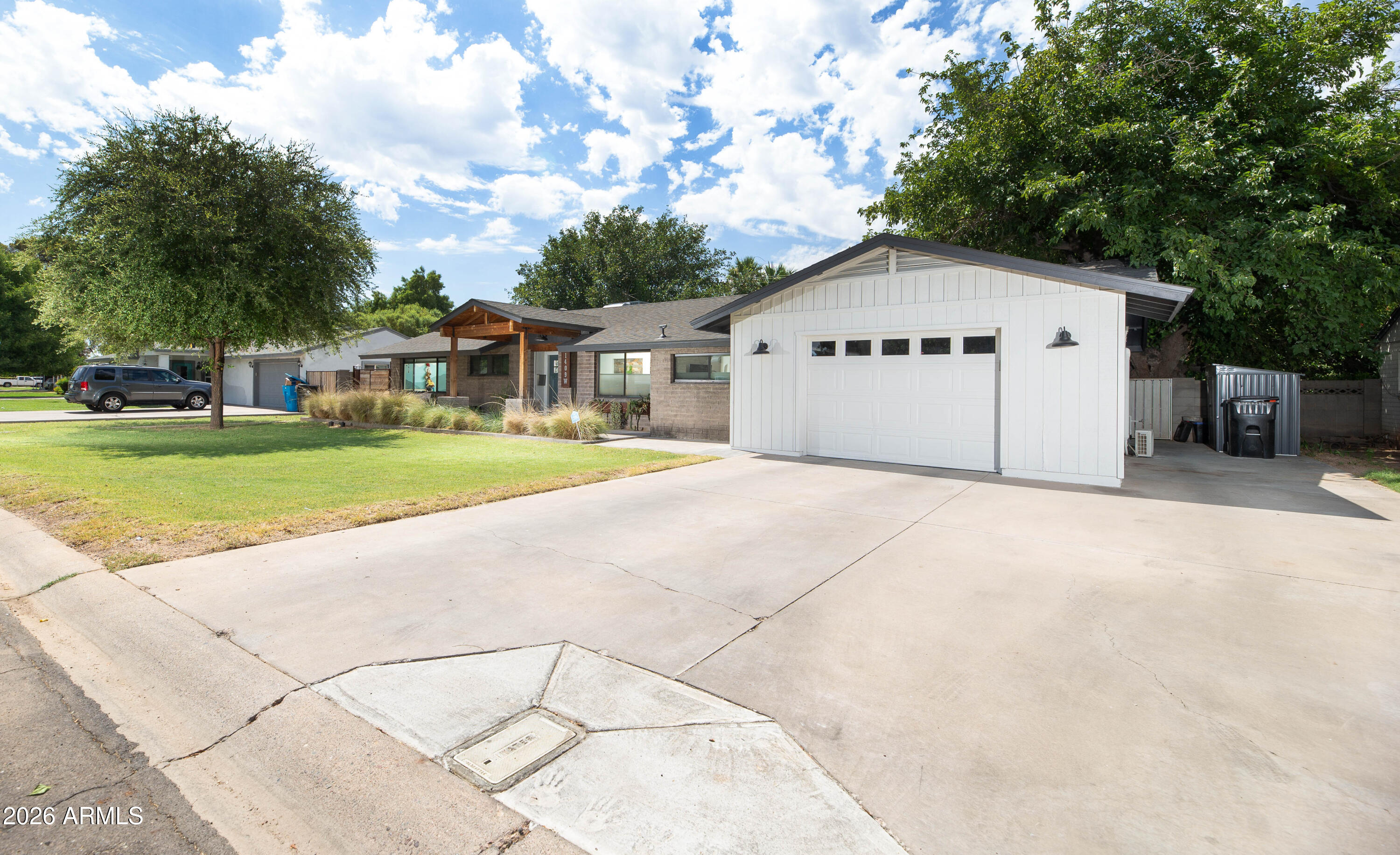 1409 W ROVEY Avenue