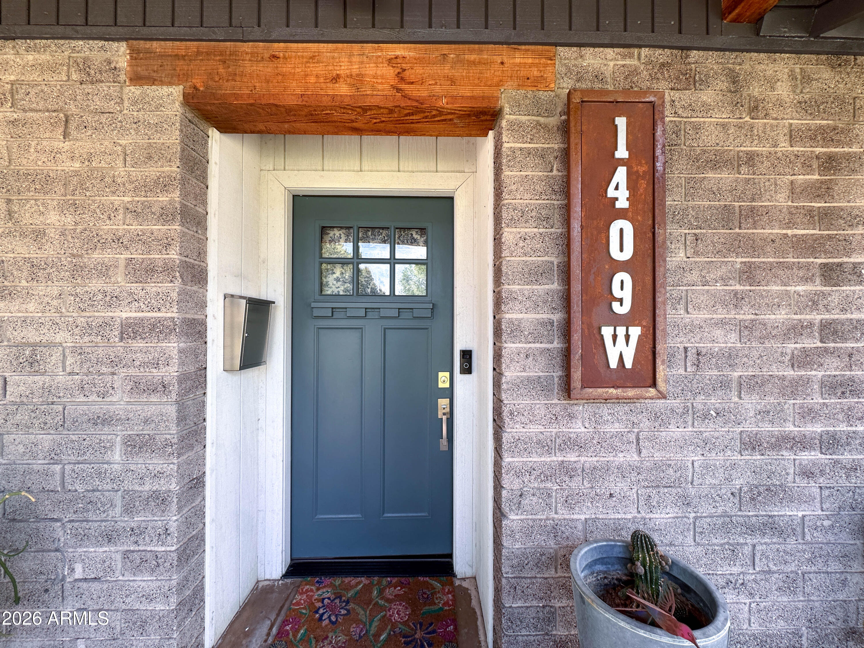 1409 W ROVEY Avenue