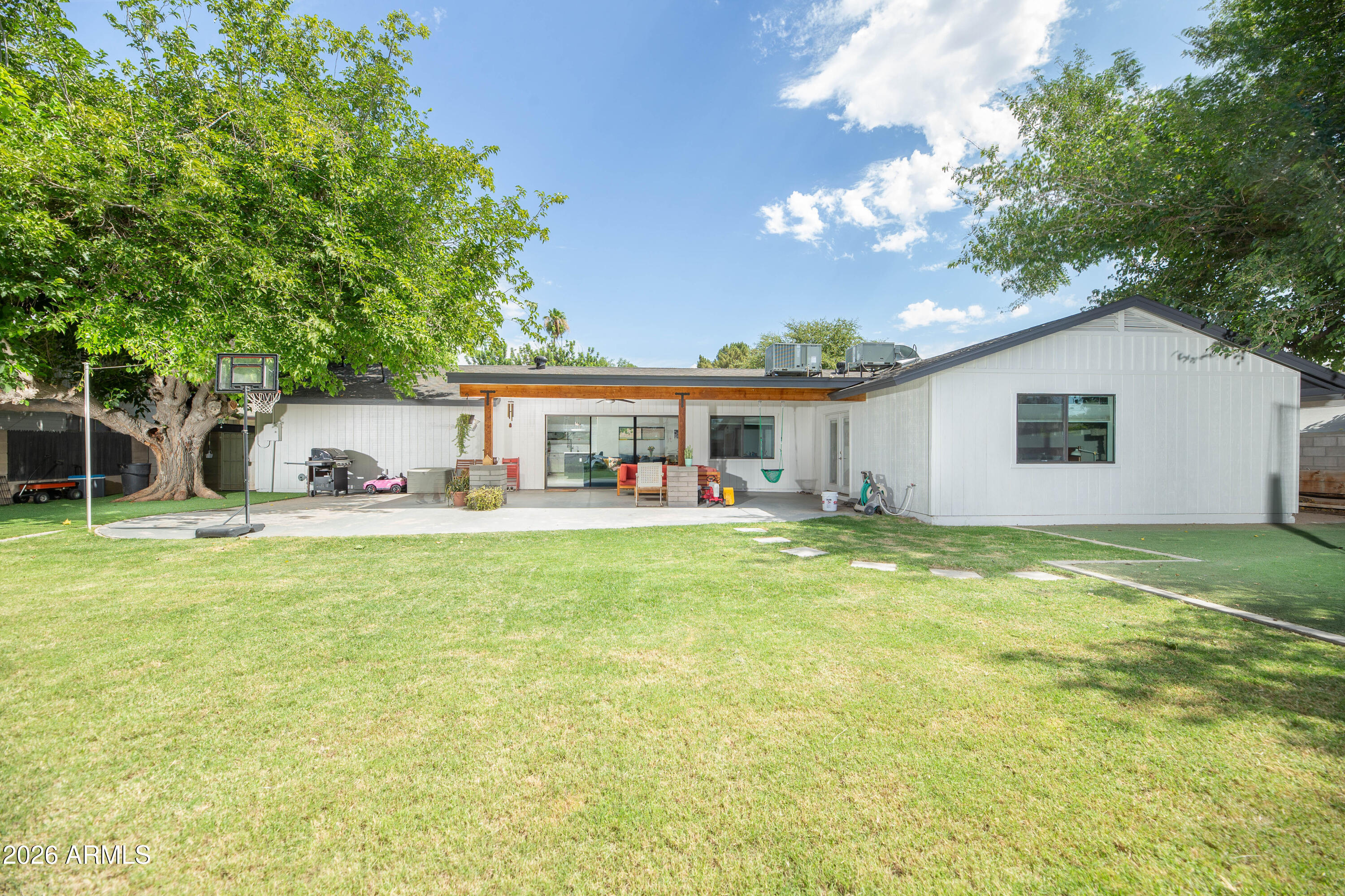 1409 W ROVEY Avenue