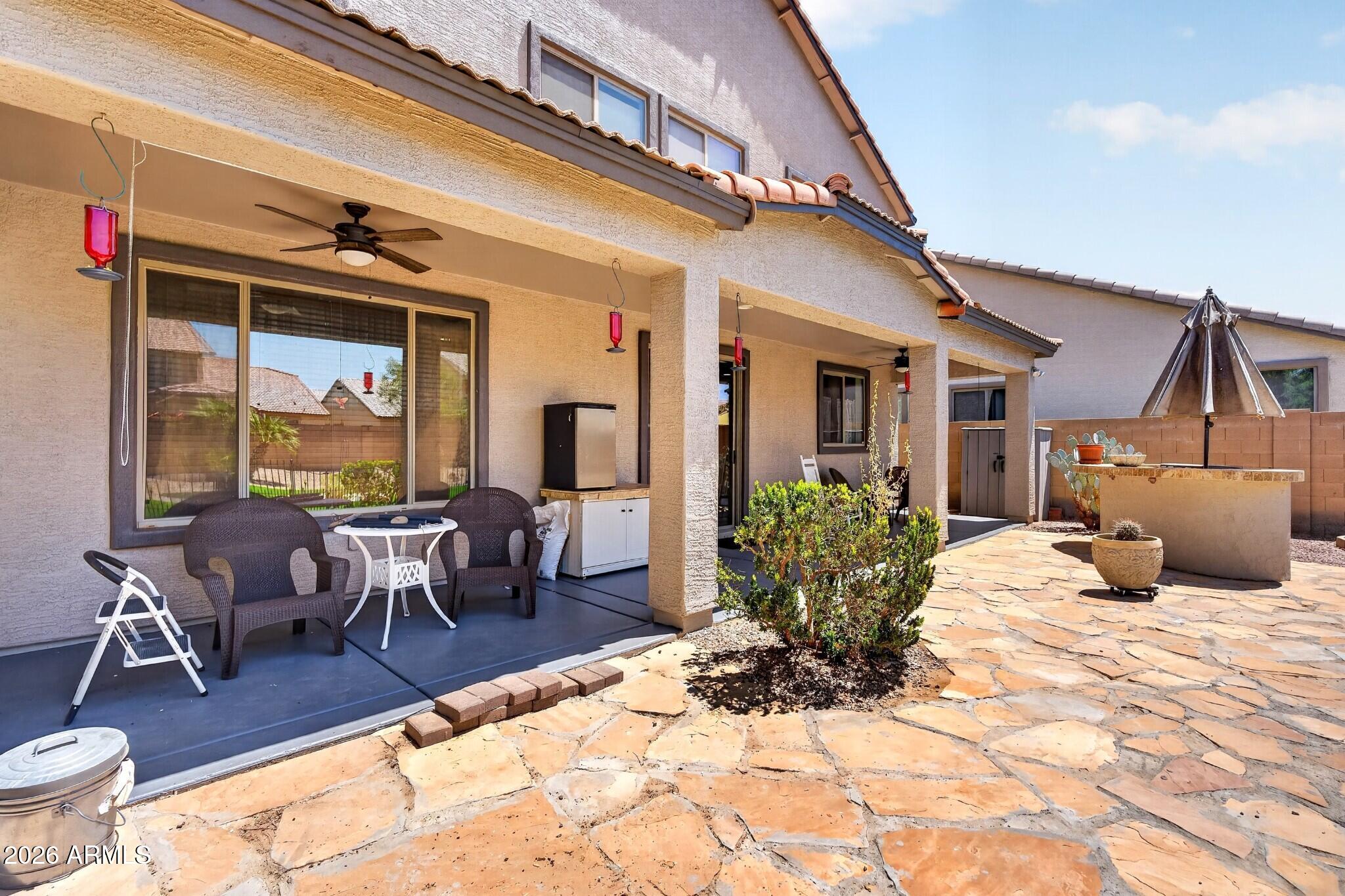 1565 E PRICKLY PEAR Place
