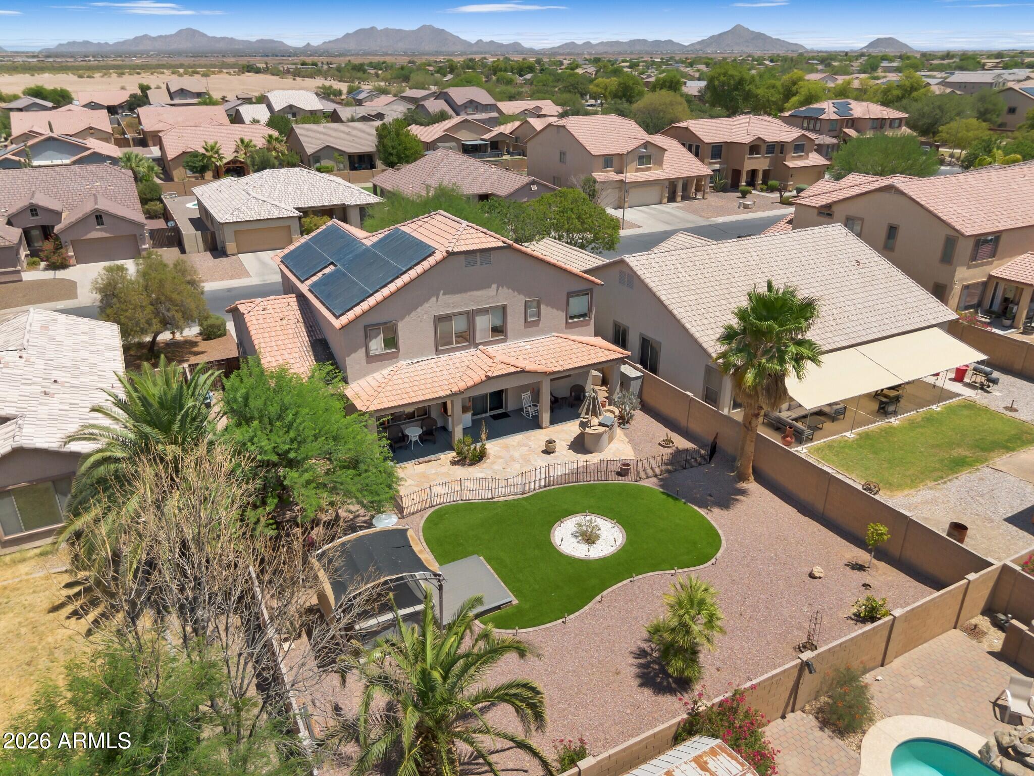 1565 E PRICKLY PEAR Place