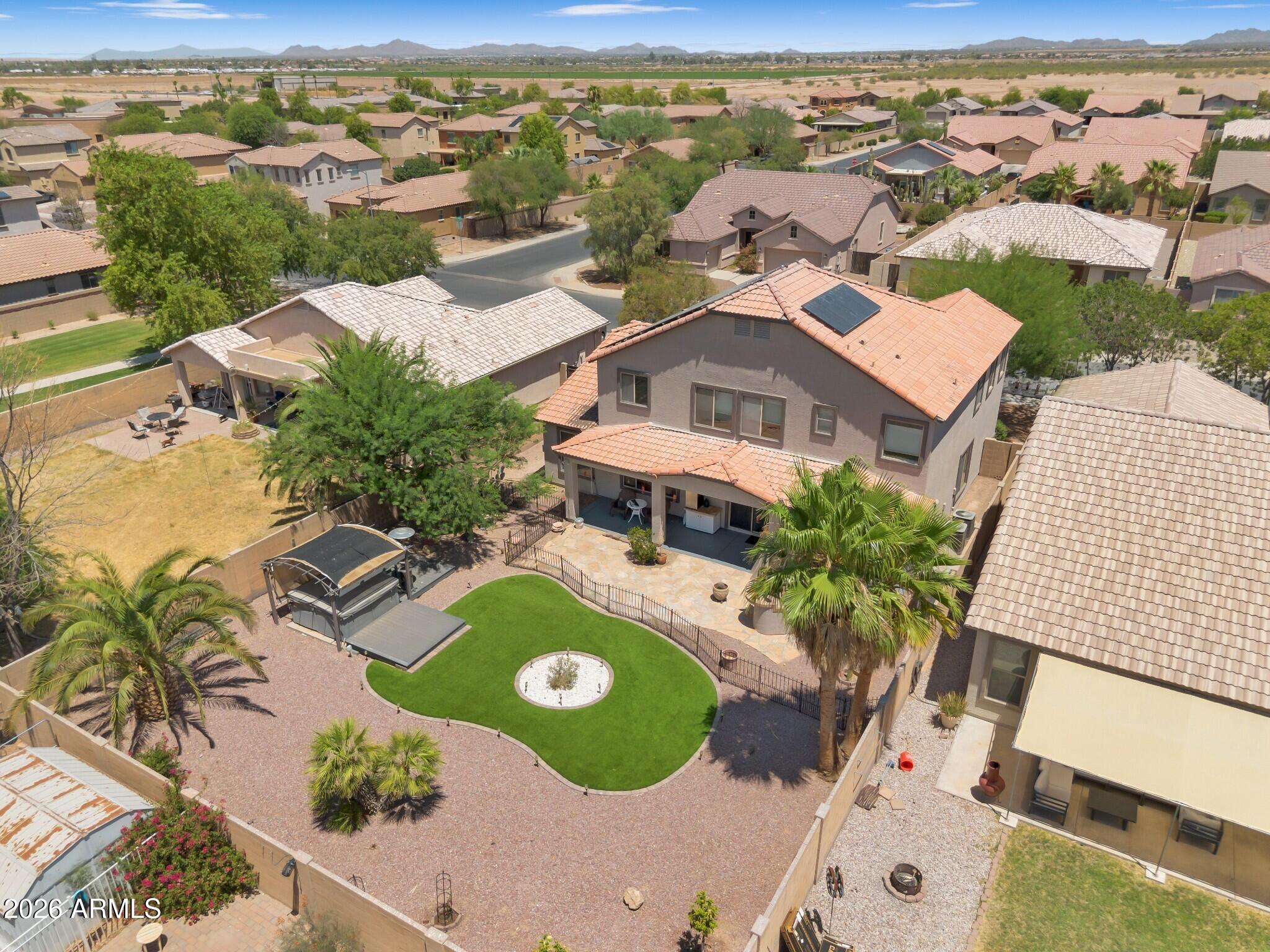 1565 E PRICKLY PEAR Place