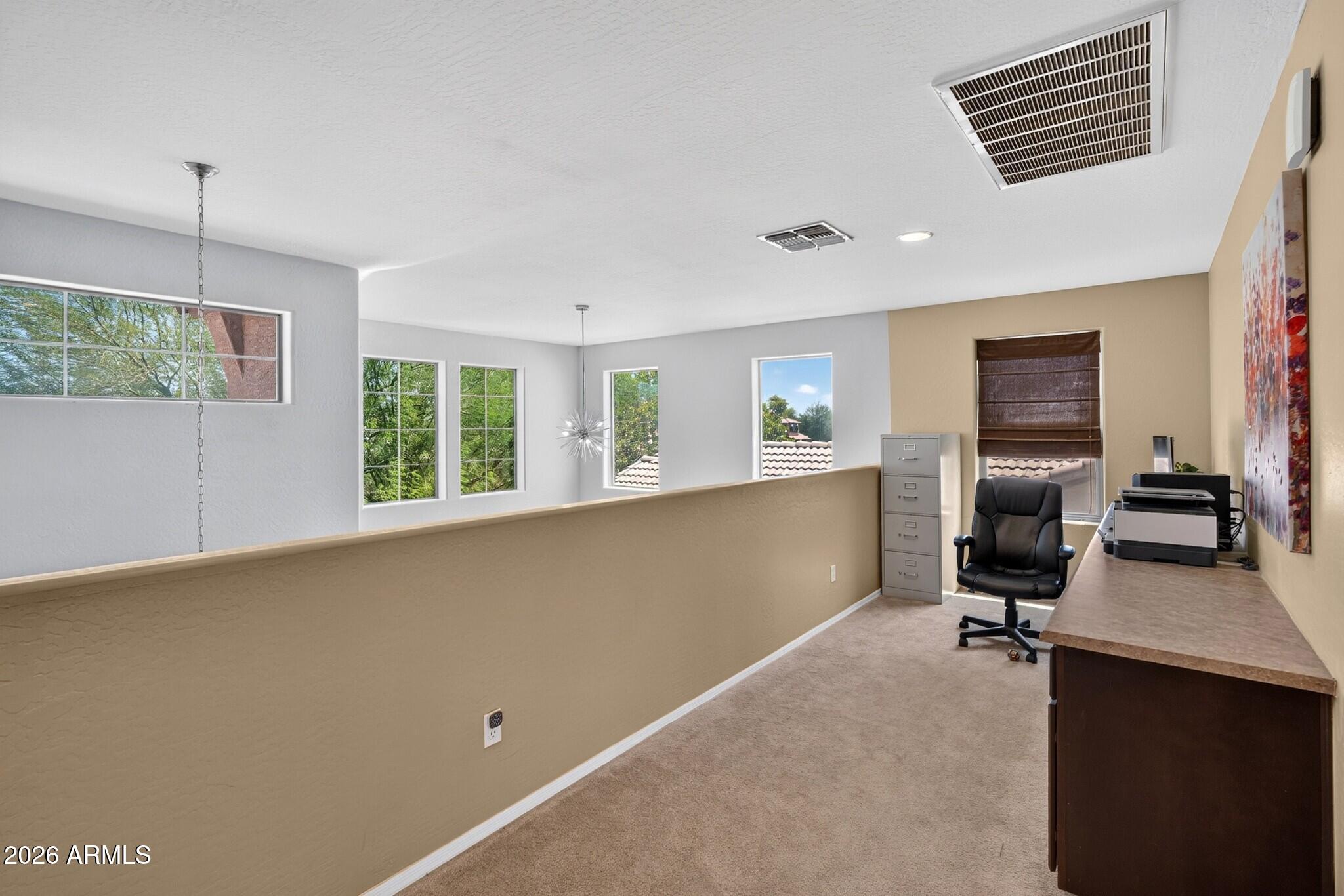 1565 E PRICKLY PEAR Place