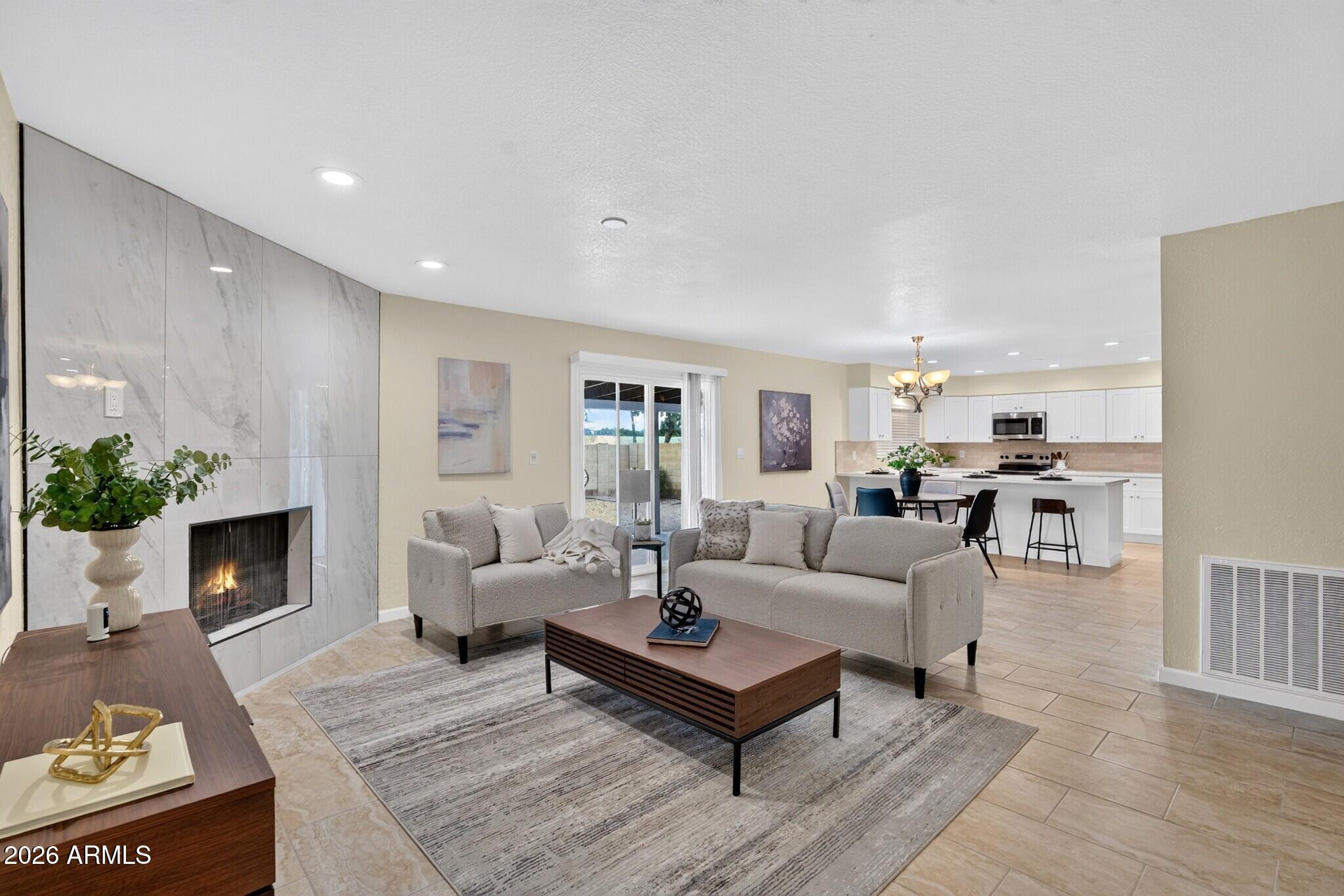 2214 S COTTONWOOD Drive