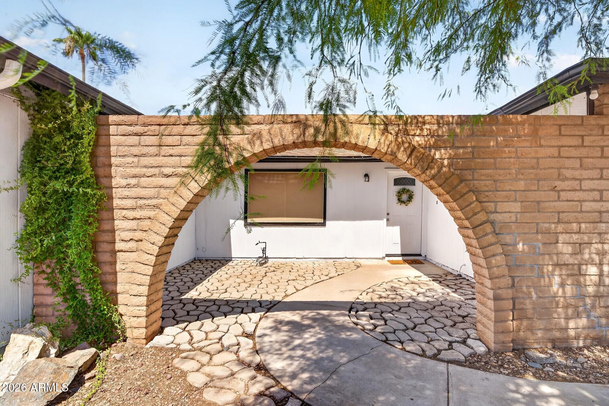 2214 S COTTONWOOD Drive