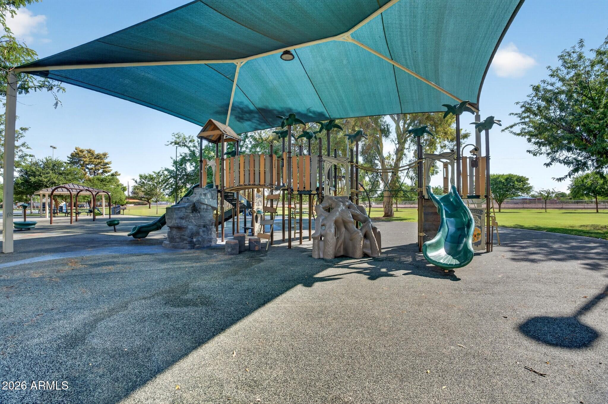 2214 S COTTONWOOD Drive