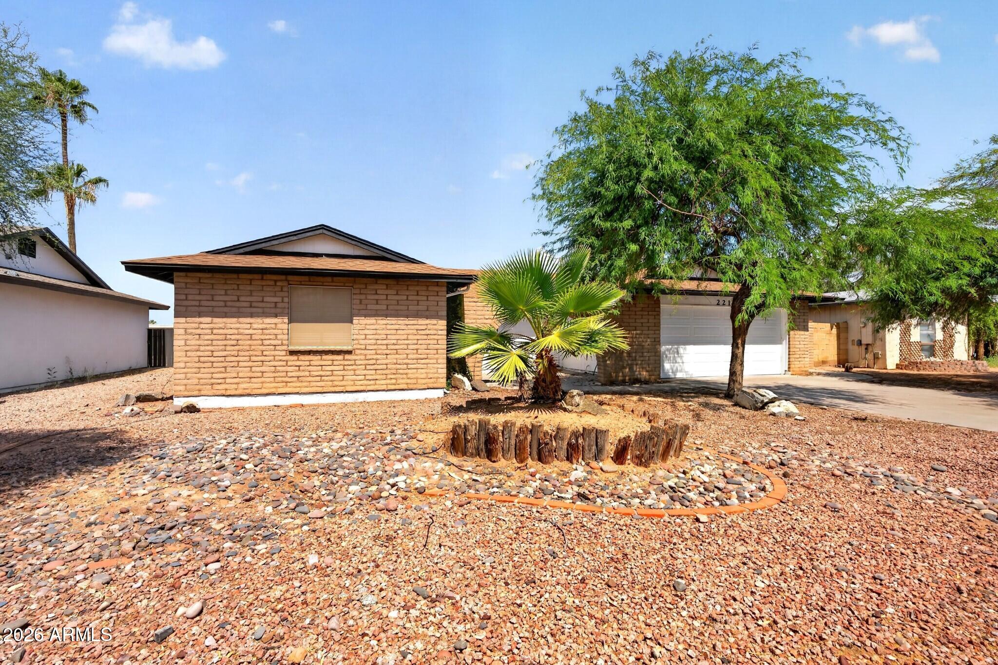2214 S COTTONWOOD Drive