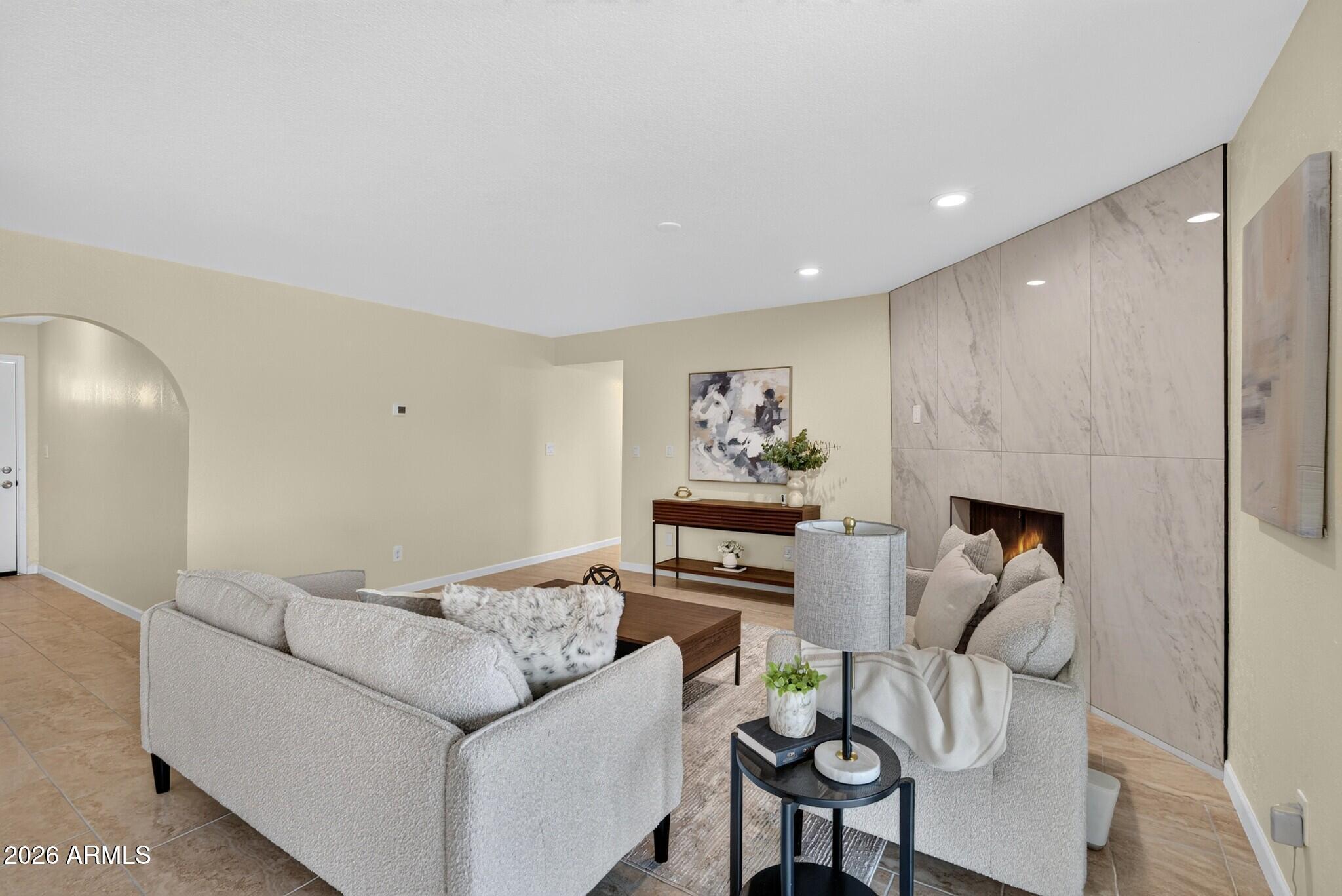 2214 S COTTONWOOD Drive