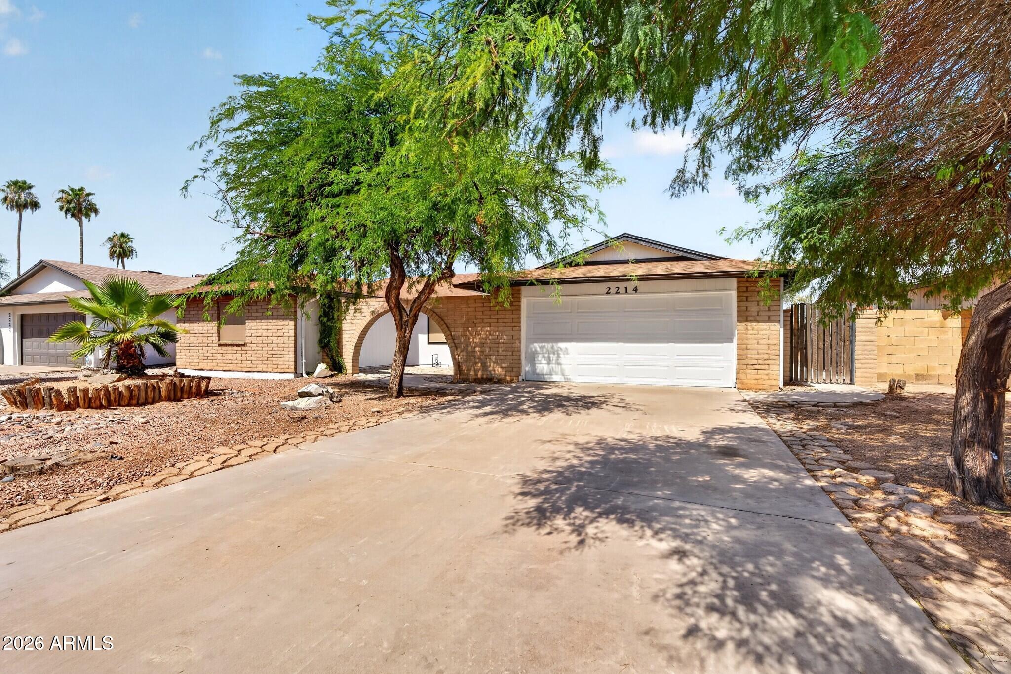 2214 S COTTONWOOD Drive