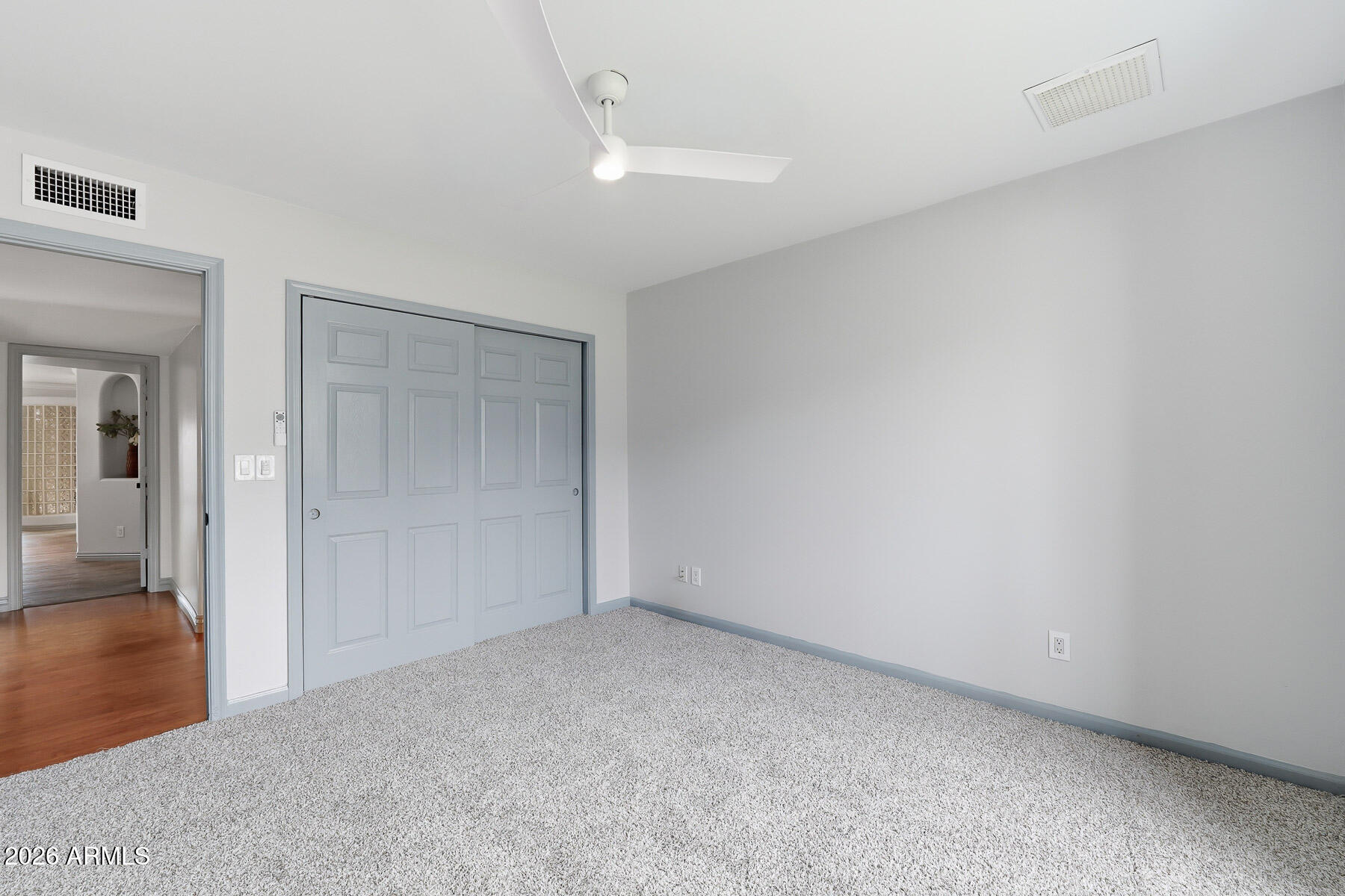 2532 E PUEBLO Avenue