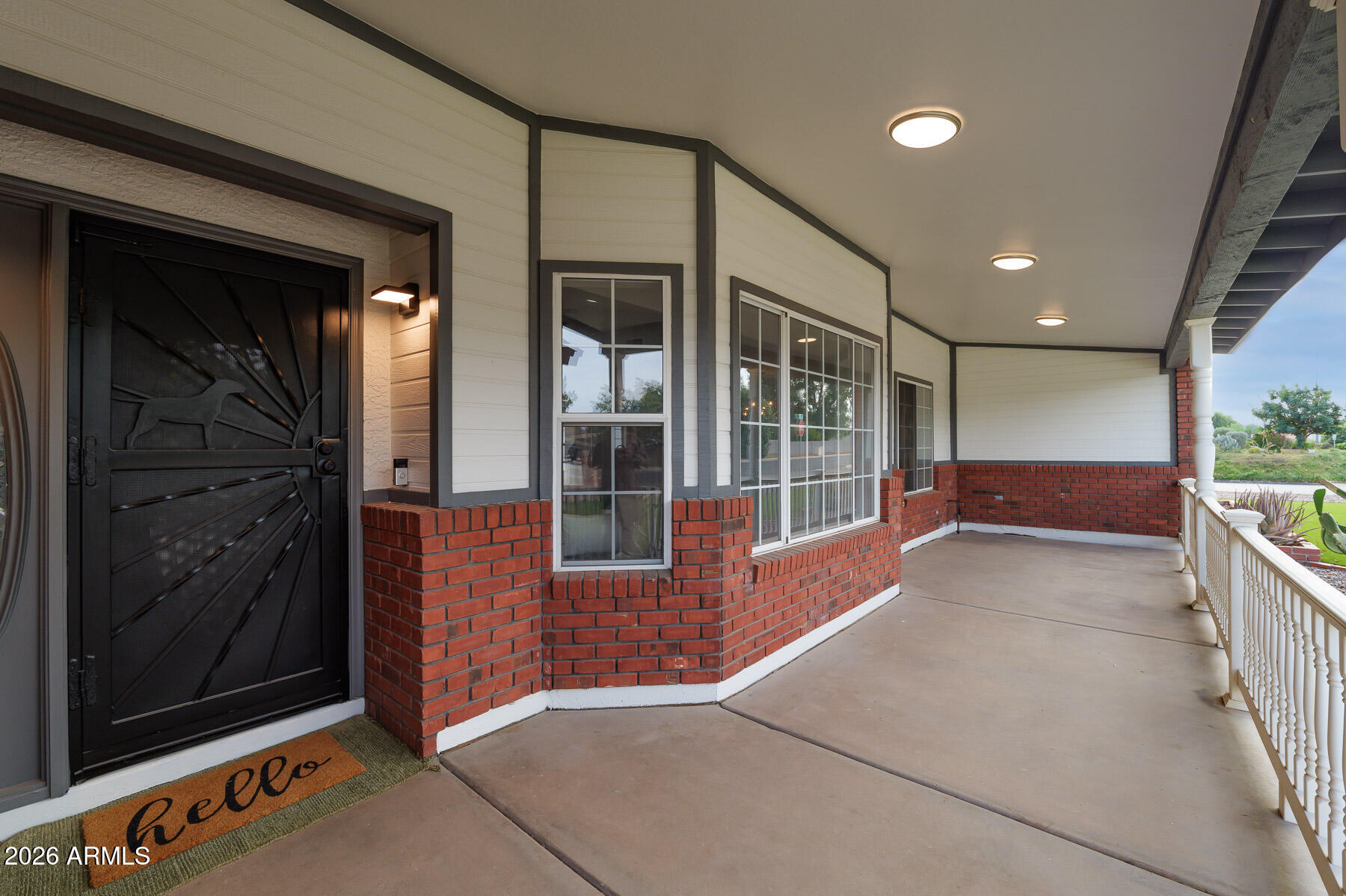 2532 E PUEBLO Avenue