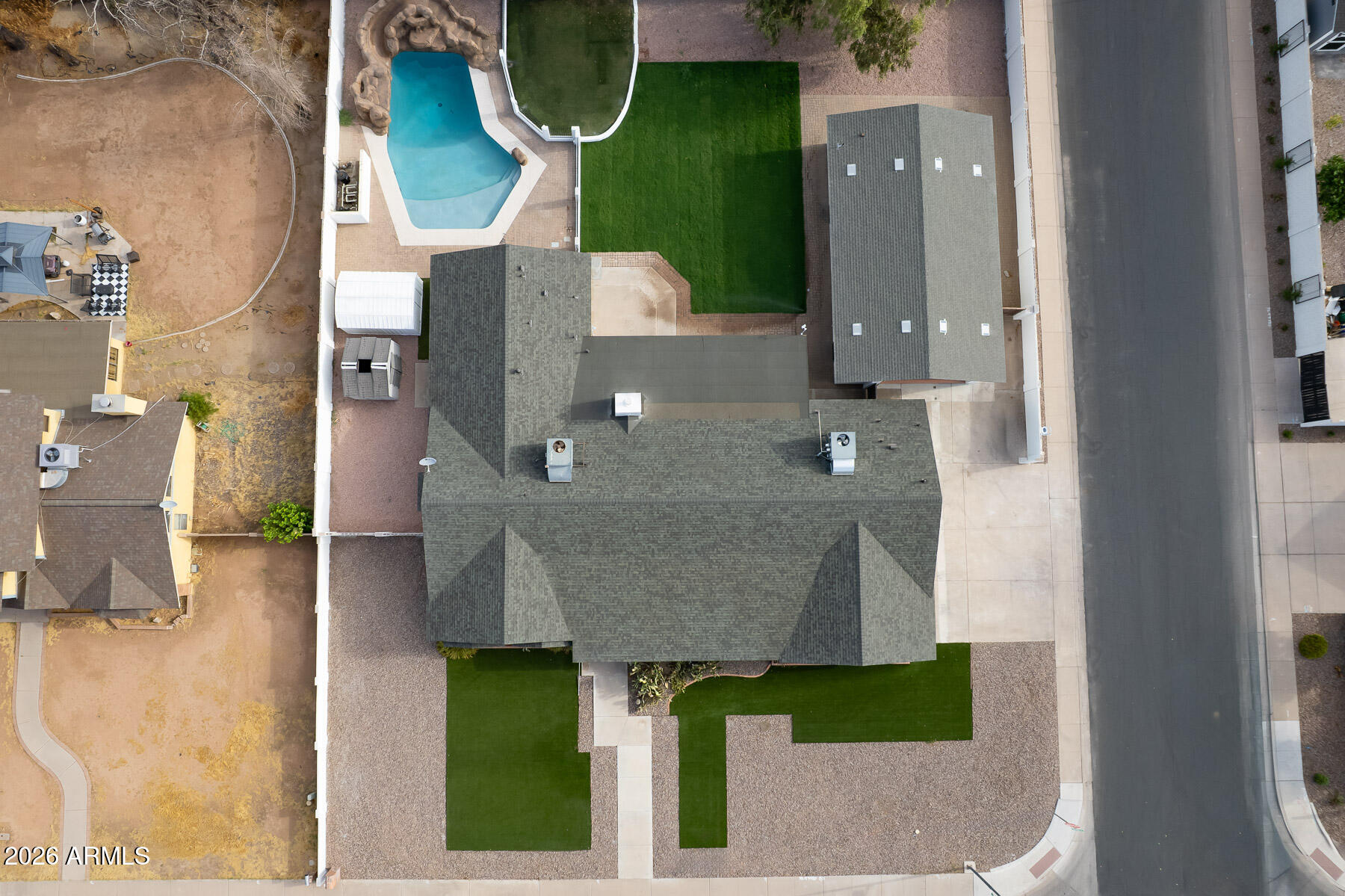 2532 E PUEBLO Avenue