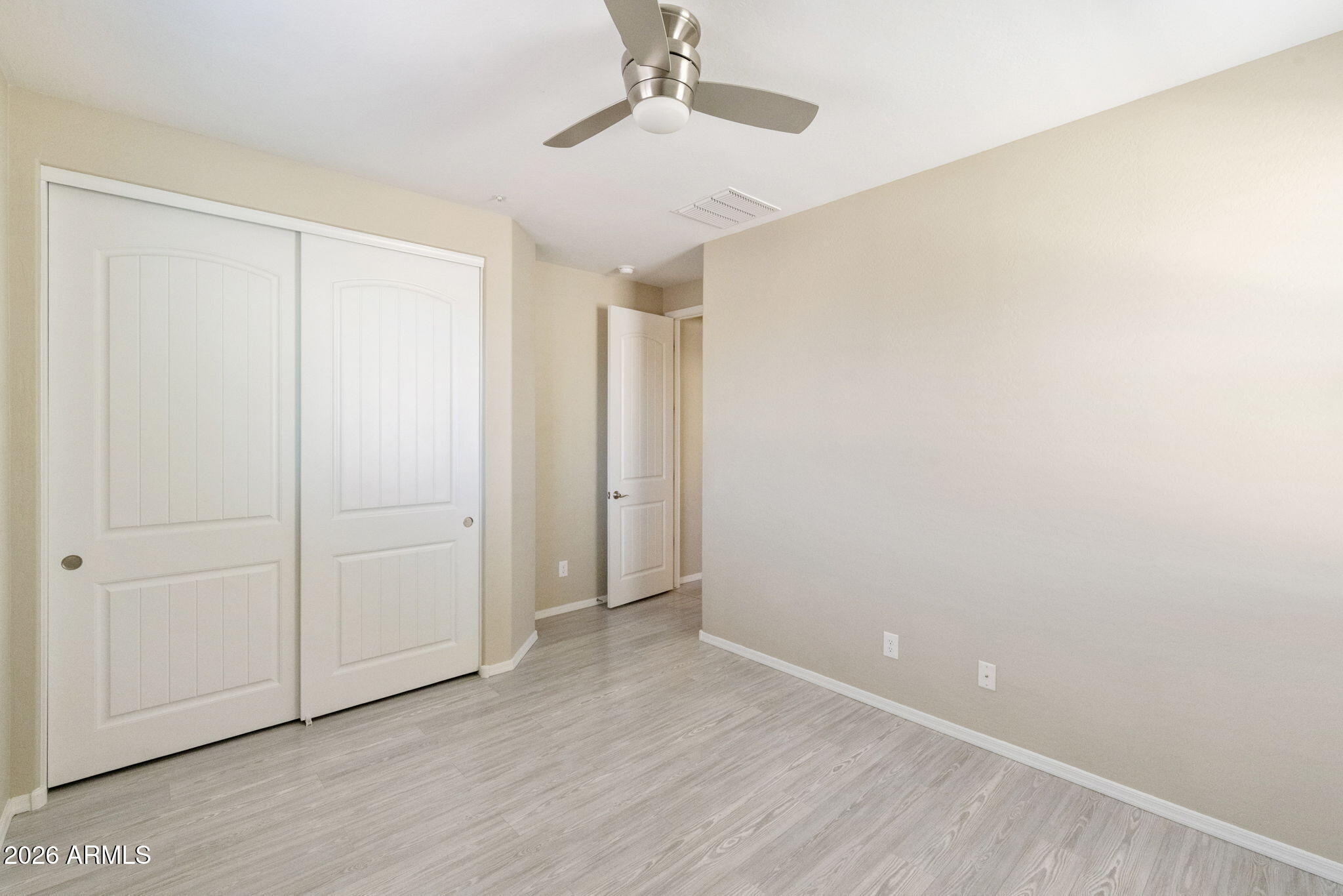3386 E TIFFANY Court