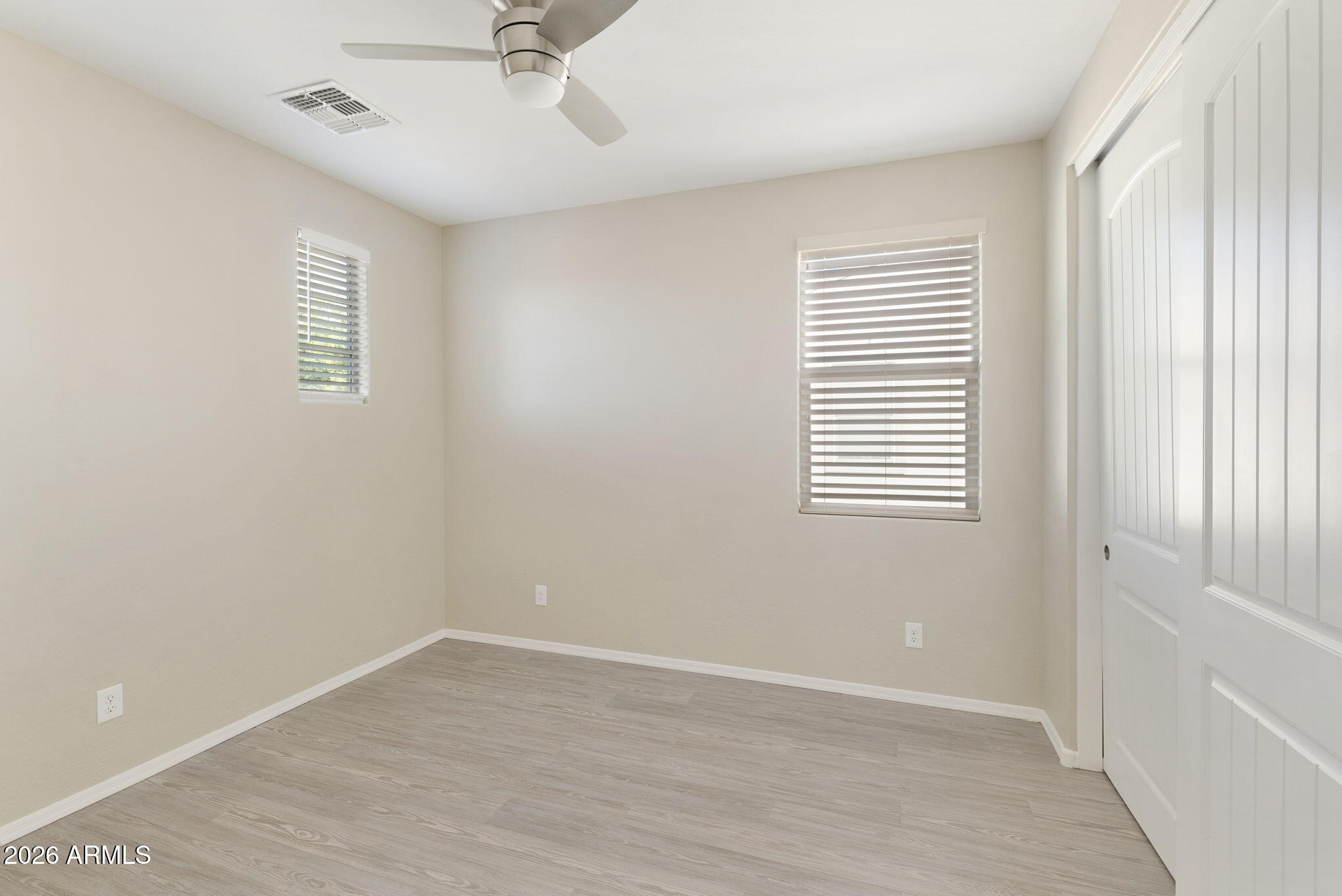 3386 E TIFFANY Court