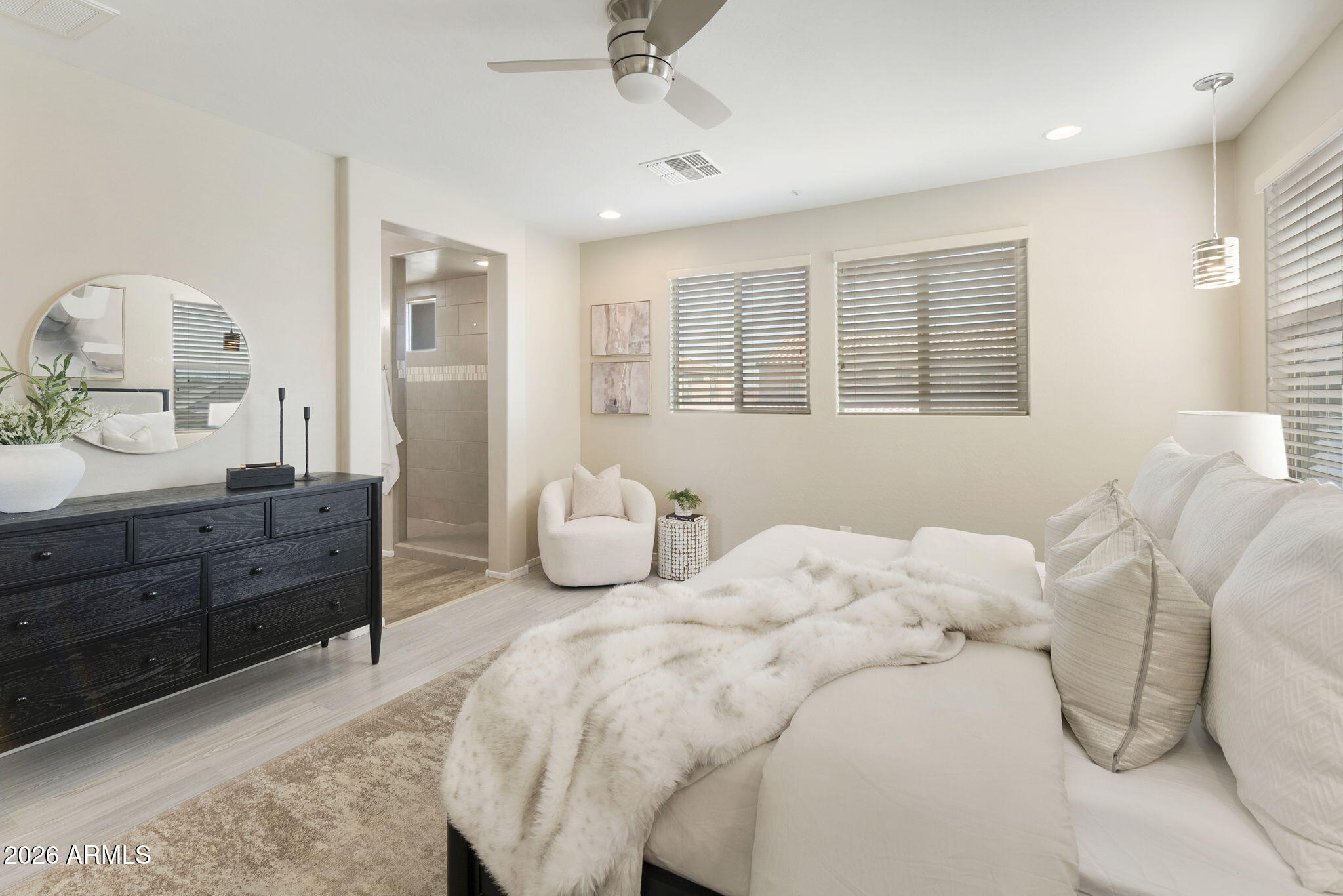 3386 E TIFFANY Court