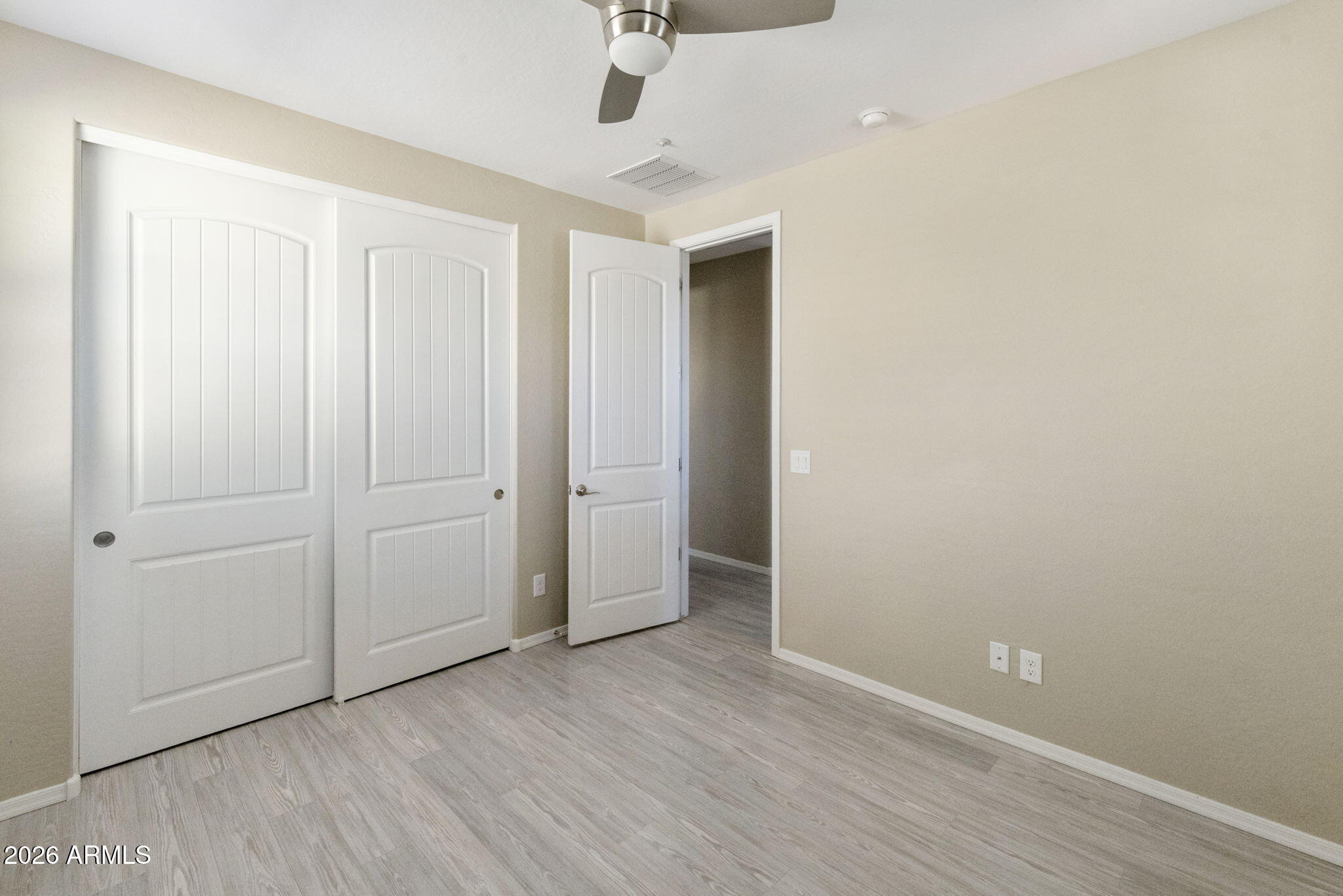 3386 E TIFFANY Court