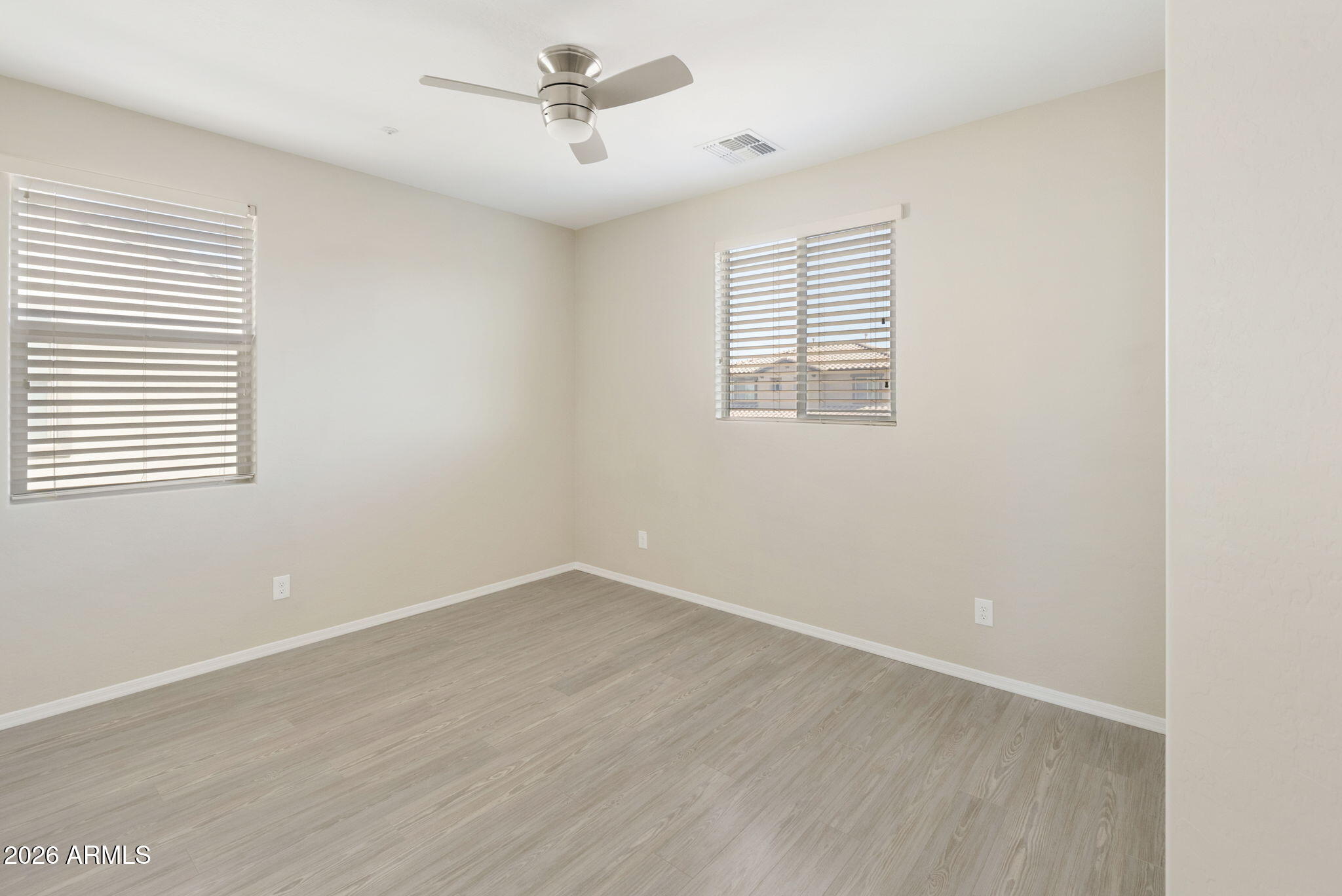 3386 E TIFFANY Court