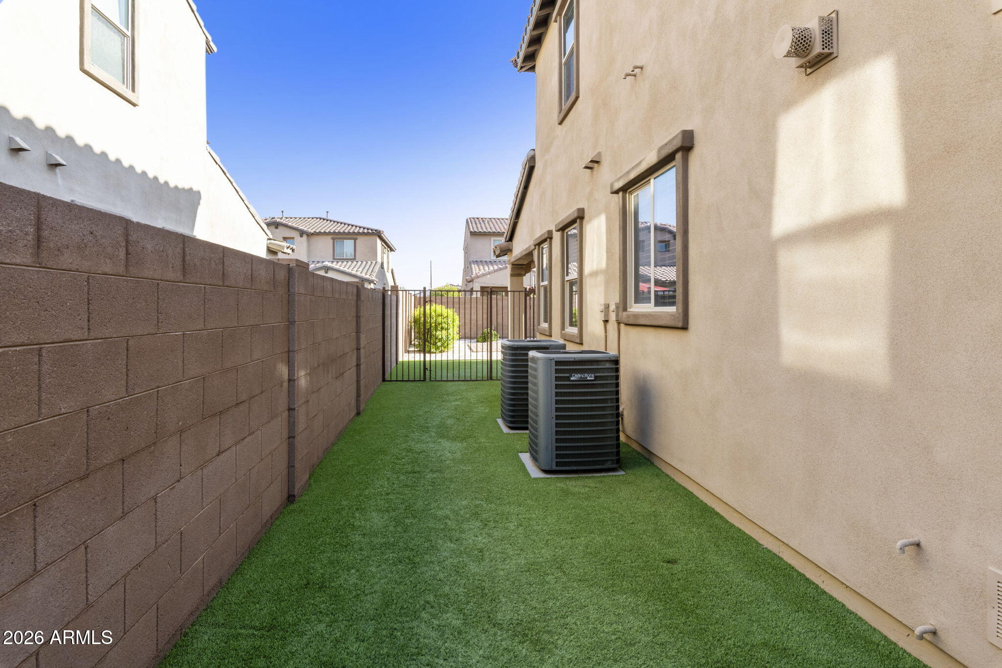 3386 E TIFFANY Court