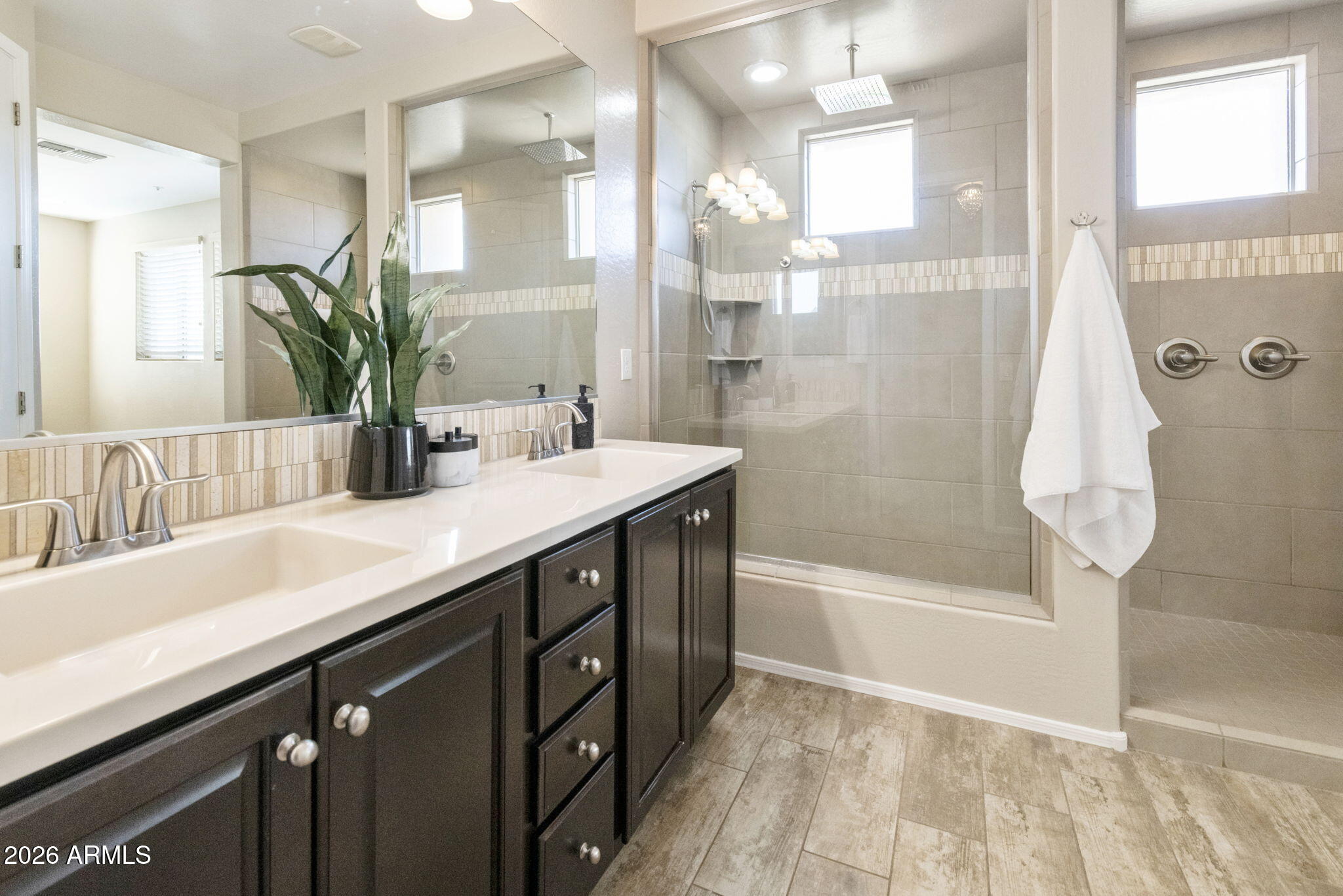 3386 E TIFFANY Court