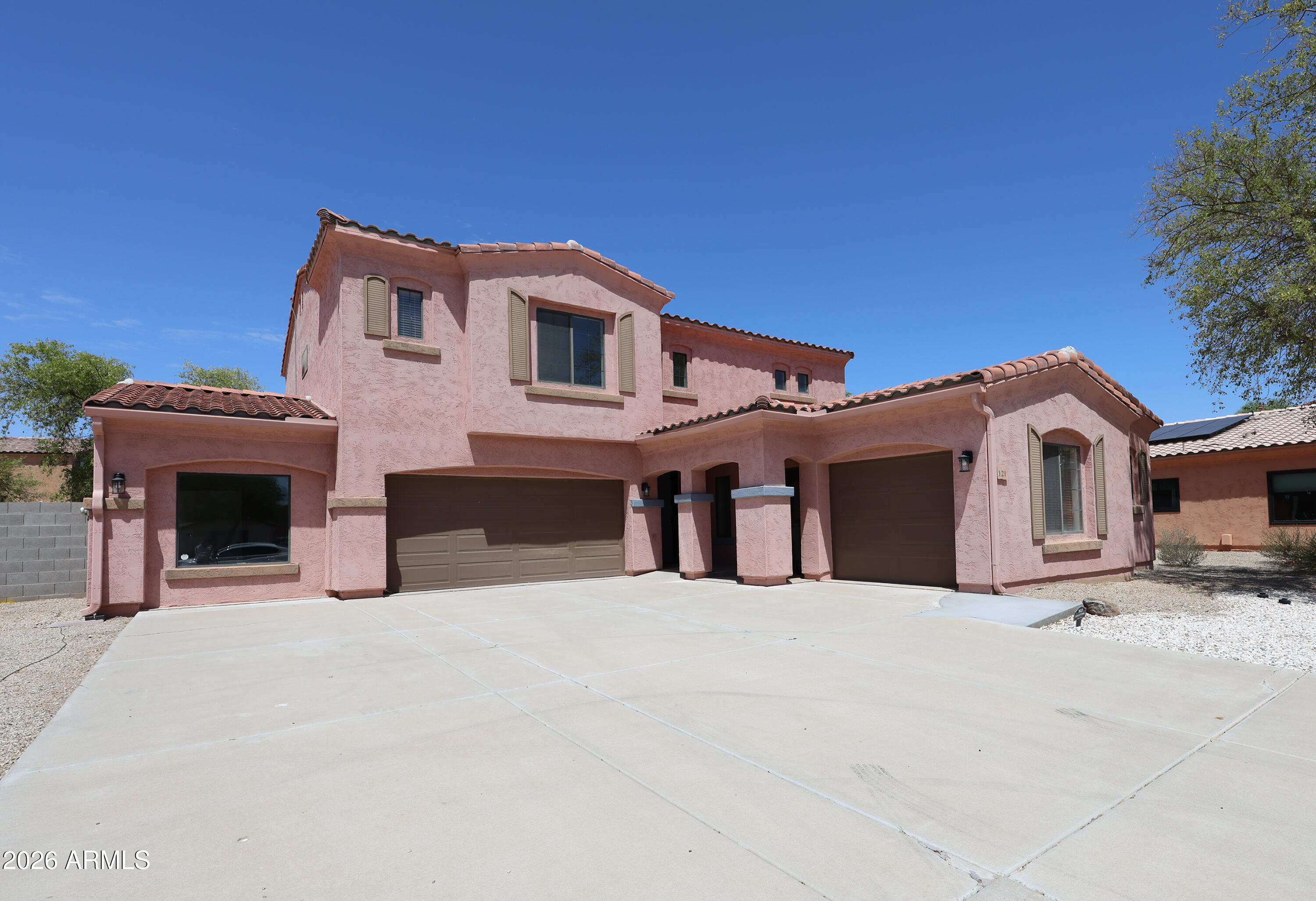 121 N SILVERWOOD Drive